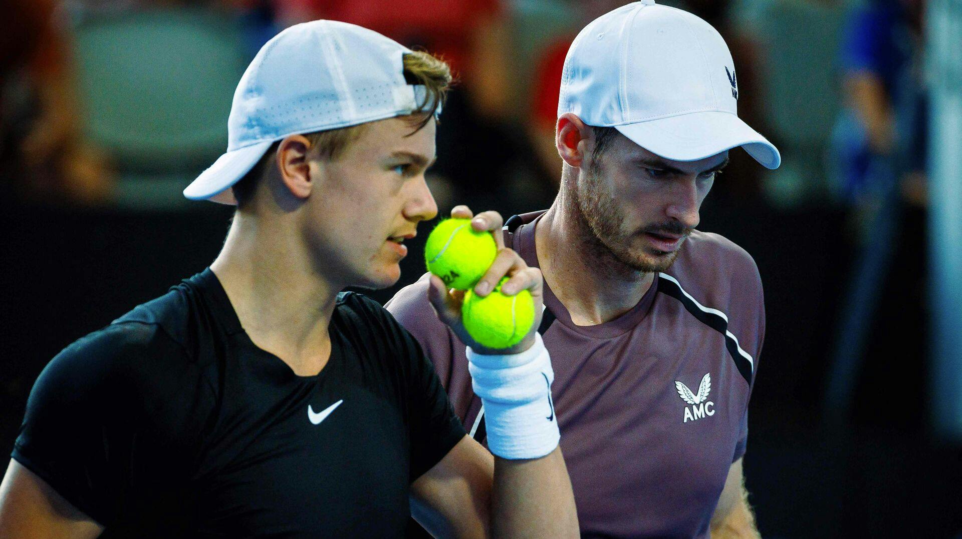 Andy Murray og Holger Rune stillede i januar op sammen i herredouble i Brisbane - kort inden Australian Open. De måtte dog se sig slået allerede i første runde af Aslan Karatsev og Roman Safiullin.