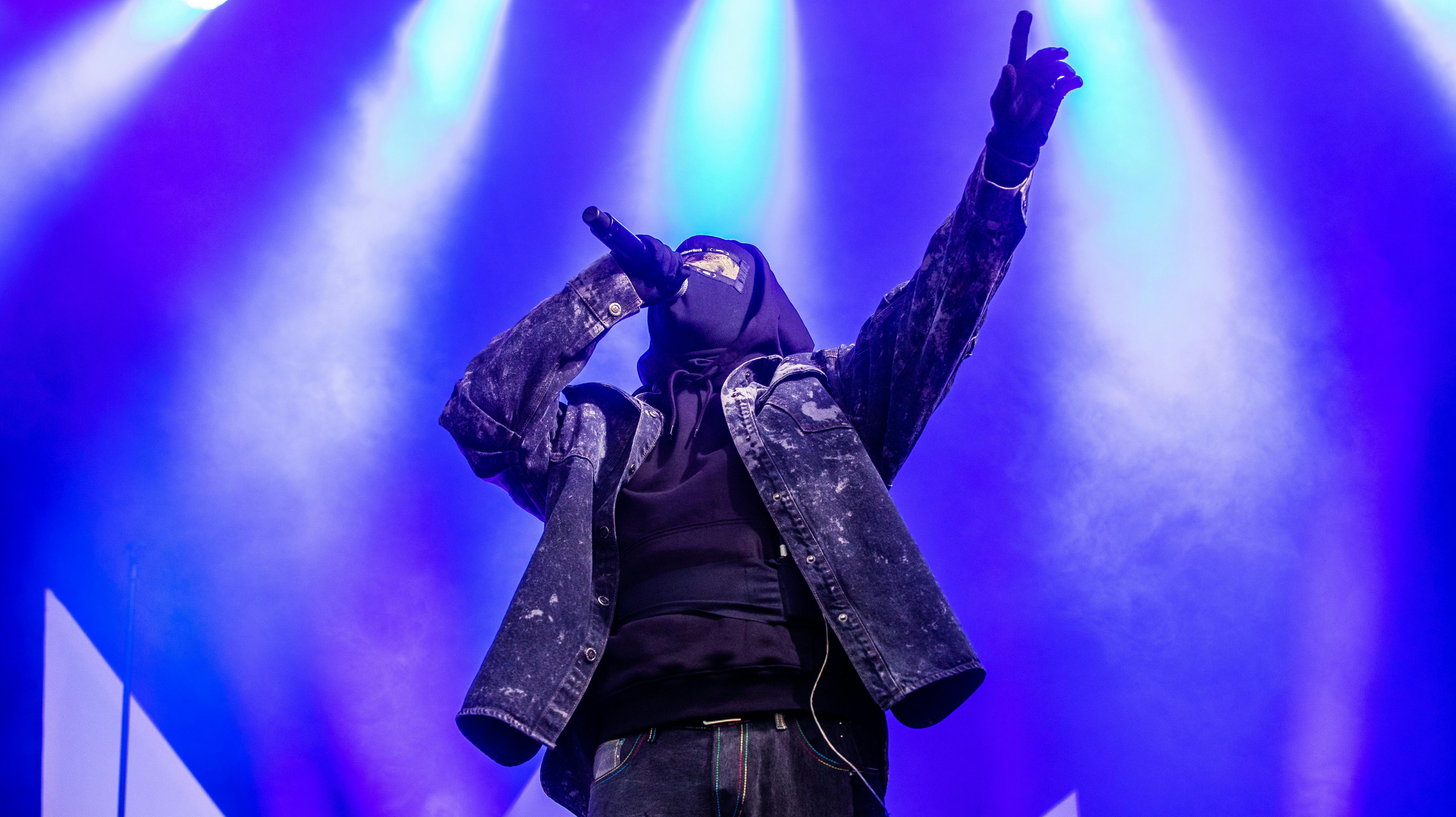 Smukfest, Roskilde Festival og AIA Sound var bare tre af de festivaler som D1MA spillede på sidste år. Men i 2024 bliver det en festivalsommer uden D1MAs navn på plakaterne, da han har aflyst.