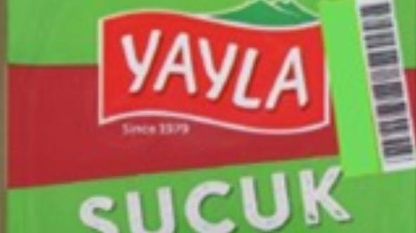 Lidl Danmark tilbagekalder Yayla Sucuk hel spegepølse, efter der er påvist E.coli i produktet.