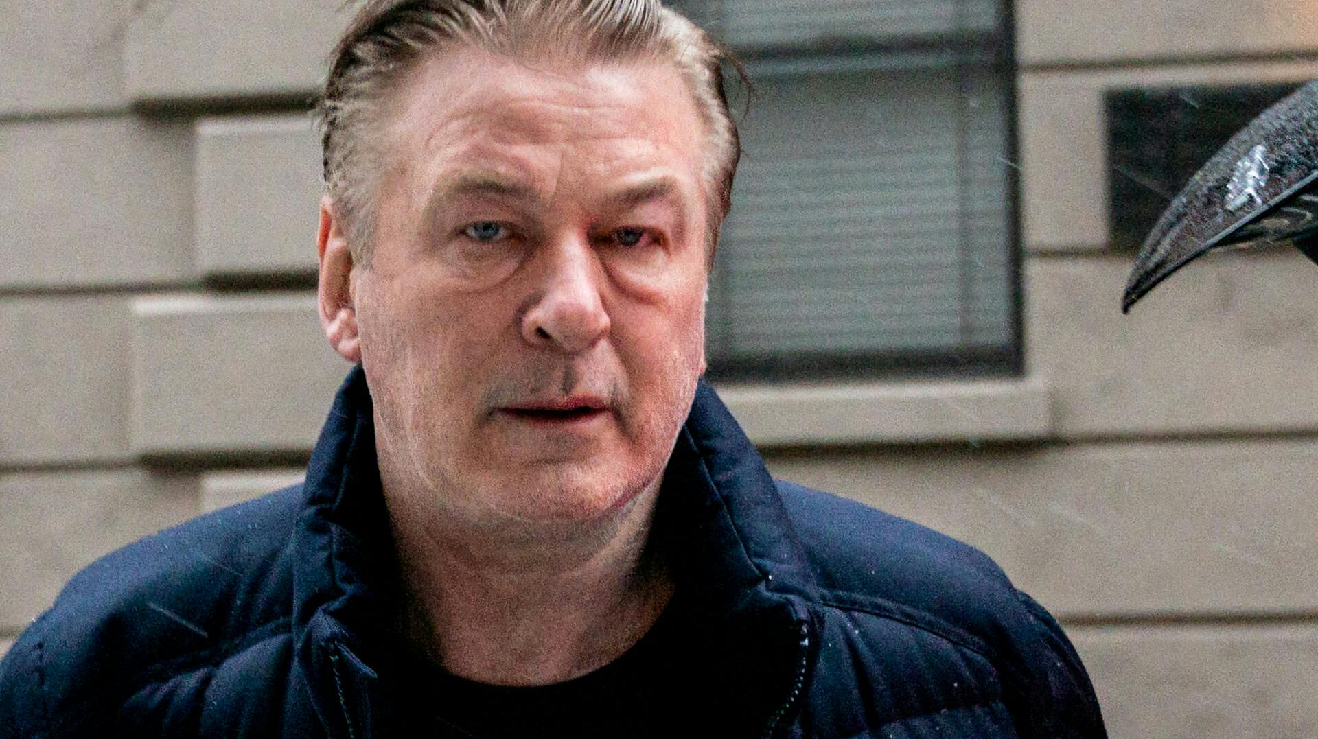 Alec Baldwin har hele tiden holdt fast i, at han ikke var ansvarlig for, at pistolen gik af.