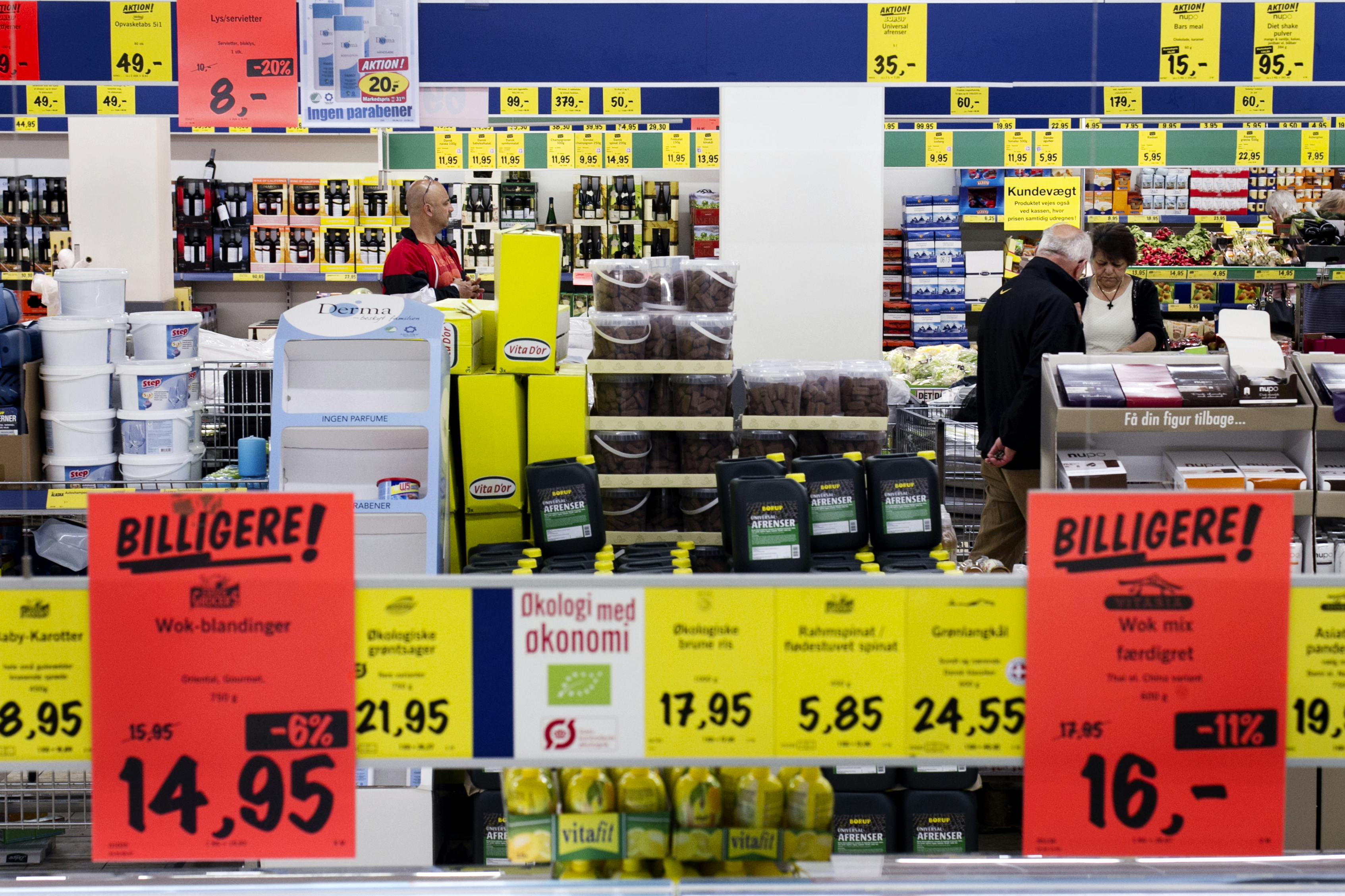ARKIVFOTO 2013 af Lidl-butik- - Se RB 28/6 2014 12.42. En detailhandelsrådgiver tror ikke, at priserne på discountvarer bliver ved med at falde. En anden er uenig.(Foto: Katrine Emilie Andersen/Scanpix 2014)