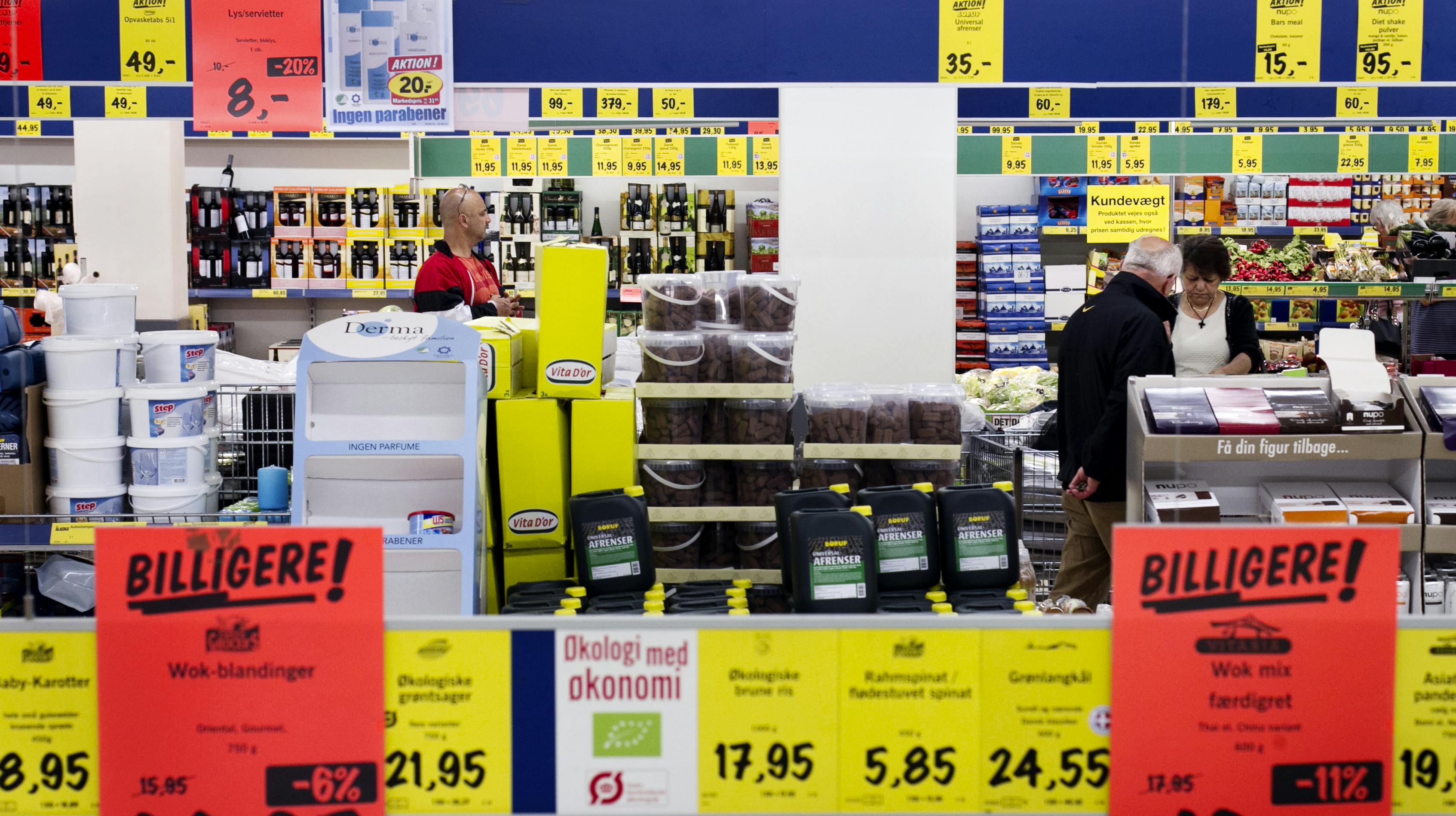 ARKIVFOTO 2013 af Lidl-butik- - Se RB 28/6 2014 12.42. En detailhandelsrådgiver tror ikke, at priserne på discountvarer bliver ved med at falde. En anden er uenig.(Foto: Katrine Emilie Andersen/Scanpix 2014)