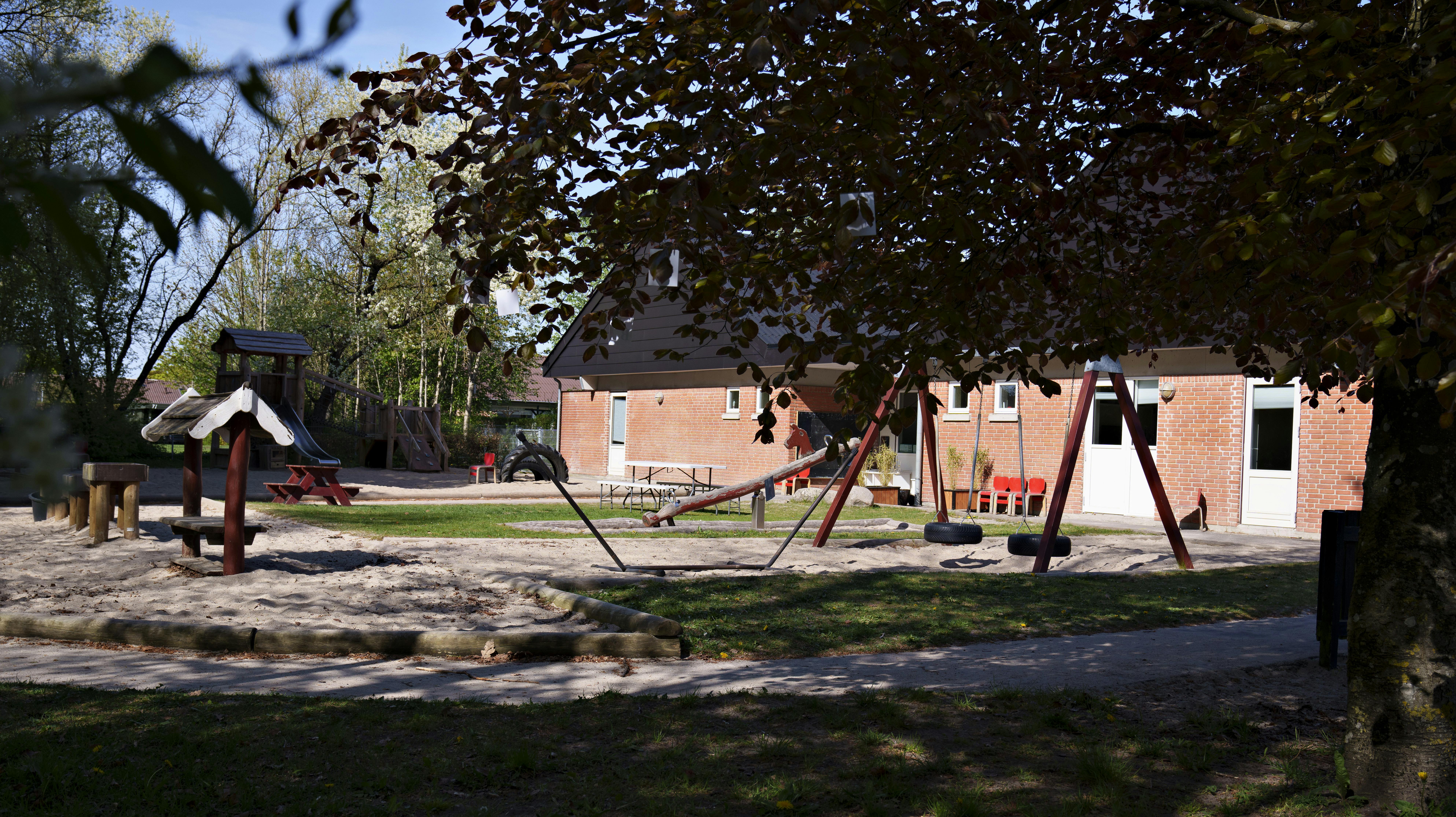 Specialbørnehaven Væksthuset, i Frejlev i Aalborg mandag den 9. maj 2022. En pige på fem år er omkommet i en drukneulykke i Frejlev i Aalborg. Ulykken er sket i et bassin tæt ved en børnehave. Det oplyser politiet. (Foto: Henning Bagger/Ritzau Scanpix)
