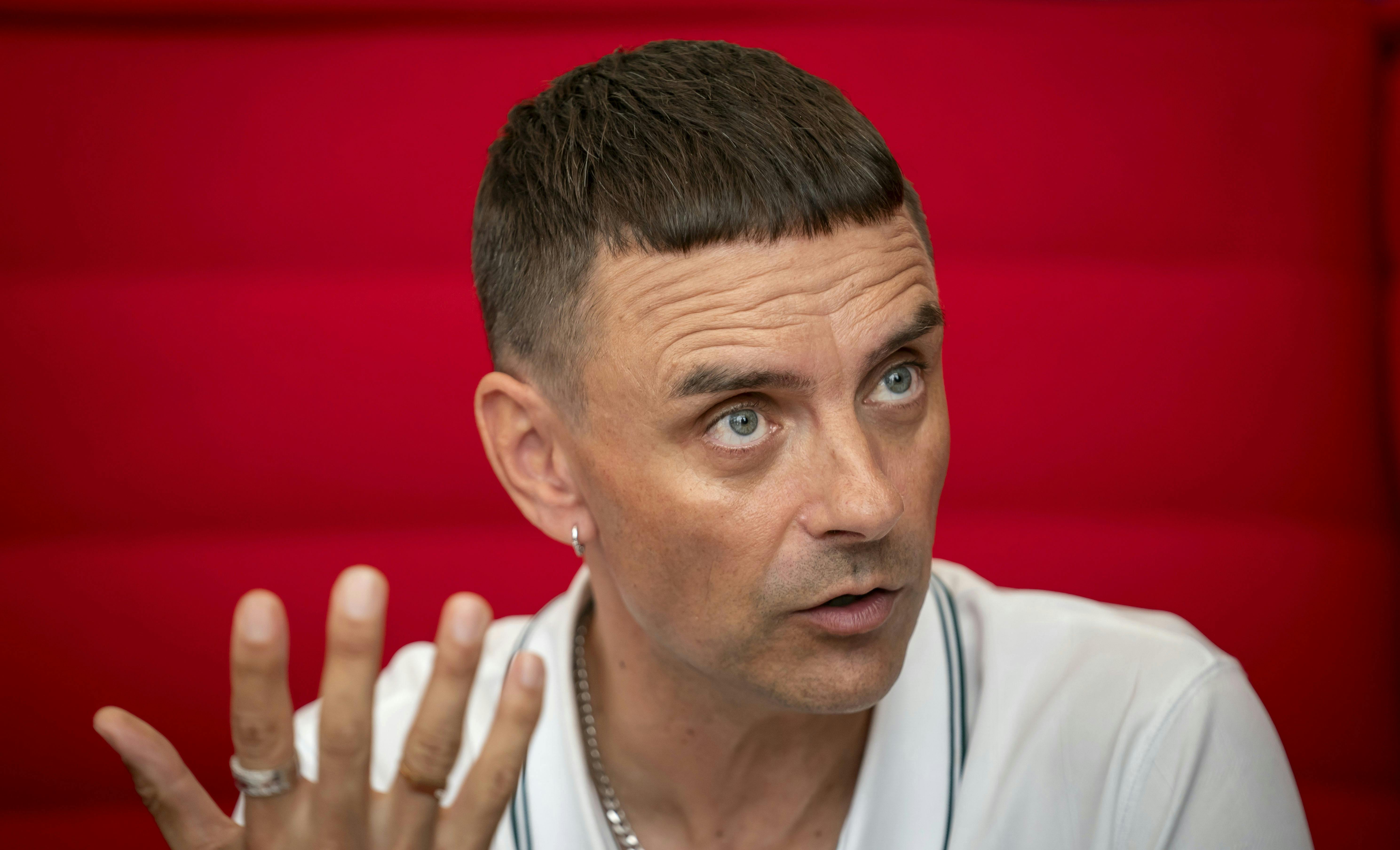 OPGAVE: Pressemøde på den kommende sæson af ”X Factor”Her Simon KvammSTED: TV2JOURNALIST: Nicklas og Amalie FOTOGRAF: Hanne JuulDATO: 20230830 OPGAVE: Pressemøde på den kommende sæson af ”X Factor”Her Simon KvammSTED: TV2JOURNALIST: Nicklas og Line FOTOGRAF: Hanne JuulDATO: 20230830