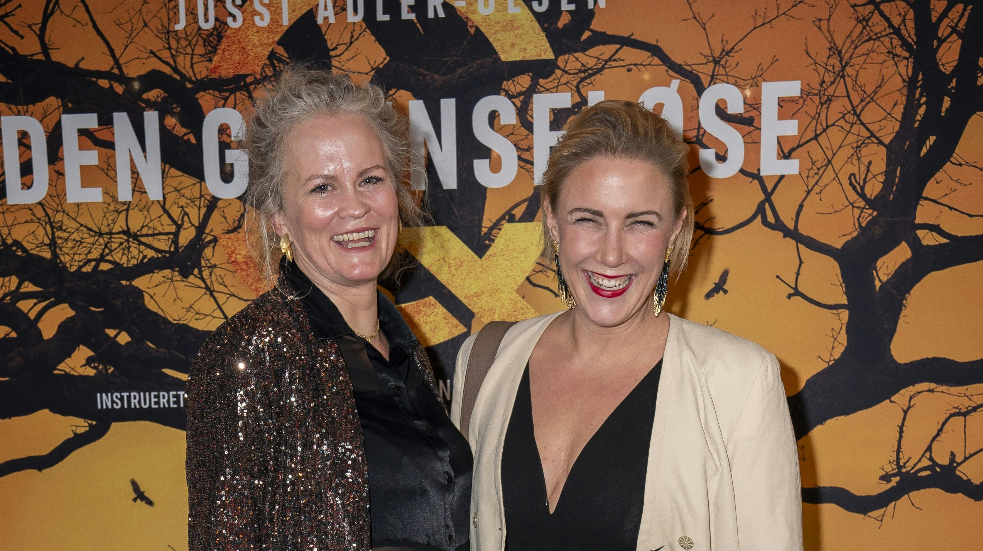 Mette Helena Rasmussen har gennem Tinder fundet kærligheden på ny. Kæresten vil dog gerne holde sig ude af rampelyset, og derfor holdes navnet på Mette Helenas fyr hemmeligt.