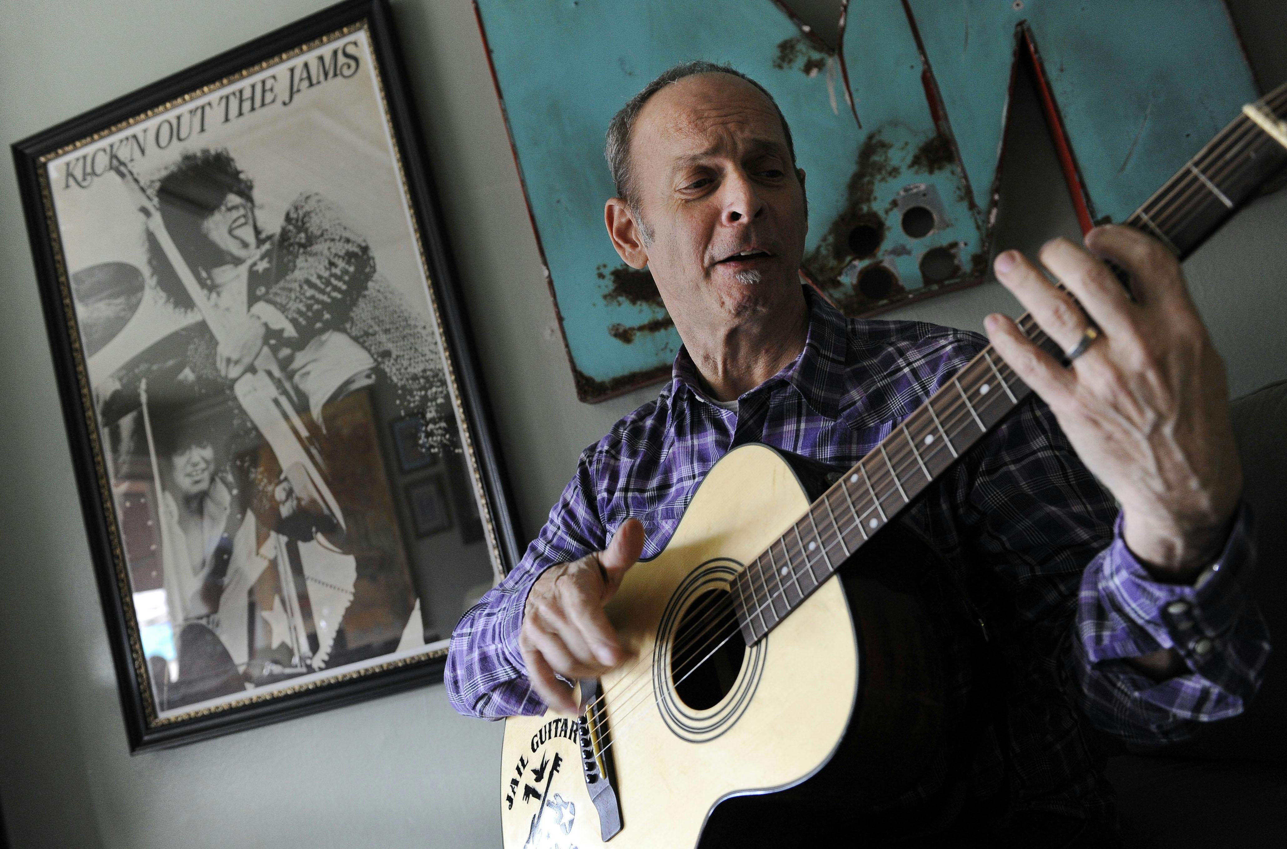 Guitaristen Wayne Kramer var med til at stifte det voldsomt indflydelsesrige rockband MC5 