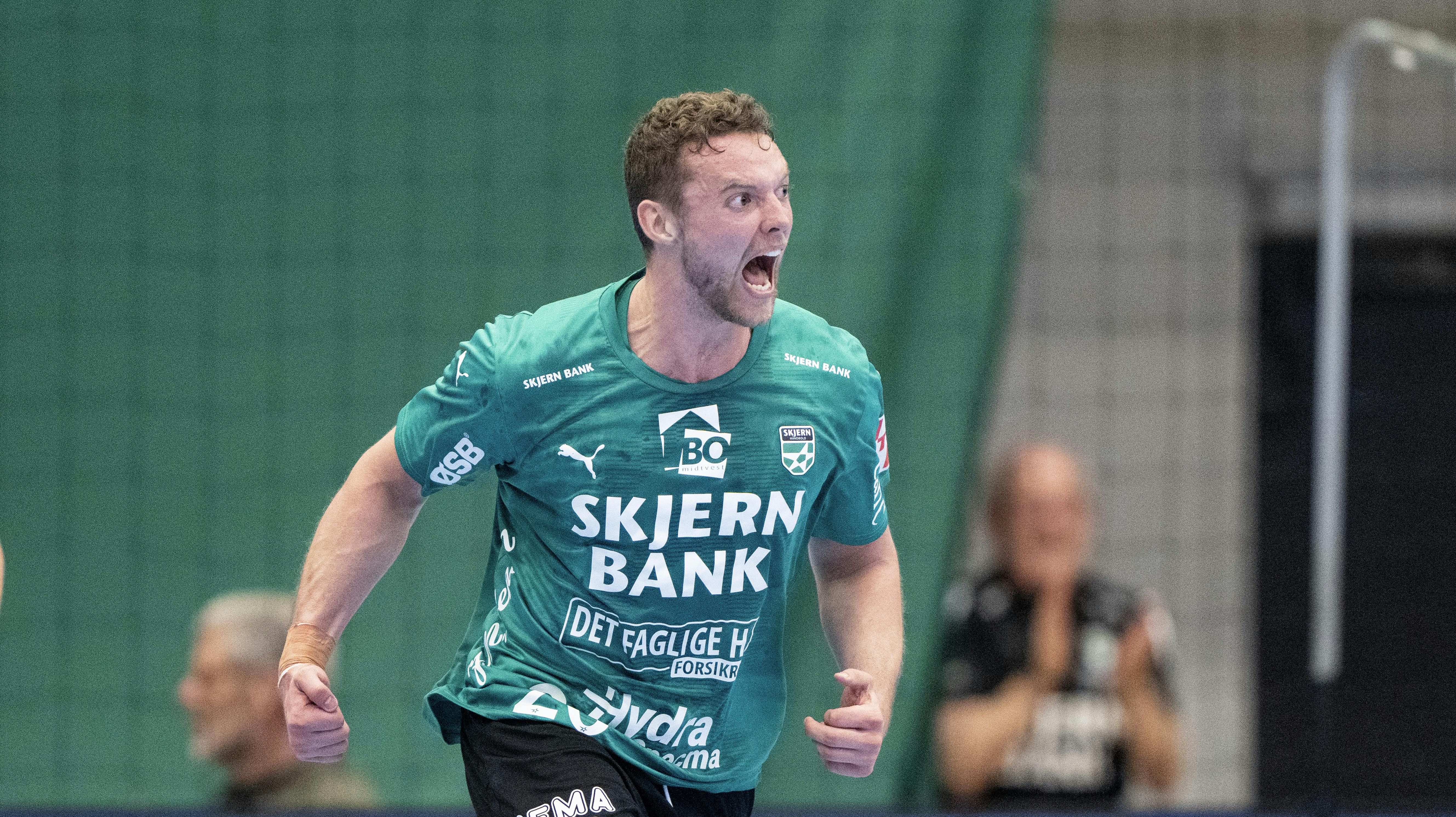 Skjern Håndbolds Jonathan Wurtz jubler, efter han har scoret i herrehåndbold semifinalekampen mellem Skjern Håndbold og GOG i Skjern, onsdag den 24. maj 2023.. (Foto: Bo Amstrup/Ritzau Scanpix)