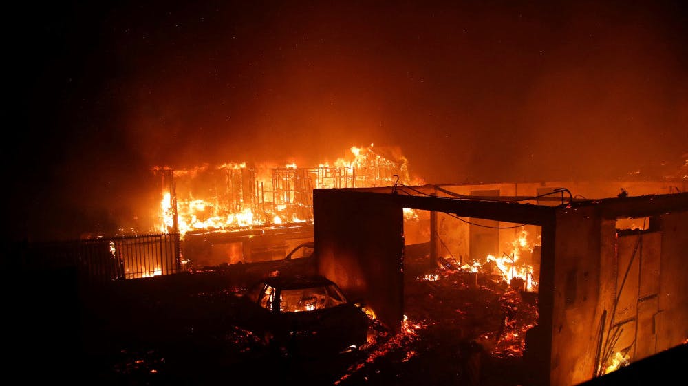 Brandene har fået kræfter fra en hedebølge, der har præget sommeren i landet. 