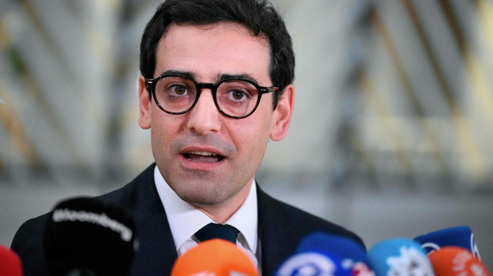 Frankrigs udenrigsminister, Stephane Sejourne, har beskrevet angrebet som "barbarisk".