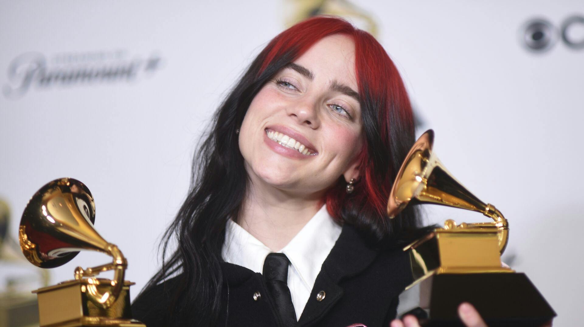 Billie Eilish vinder for anden gang i karrieren prisen for Årets Bedste Sang. 