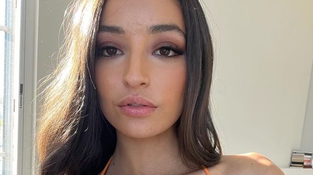Pornoskuespillerinden Emily Willis er blevet indlagt efter en overdosis.