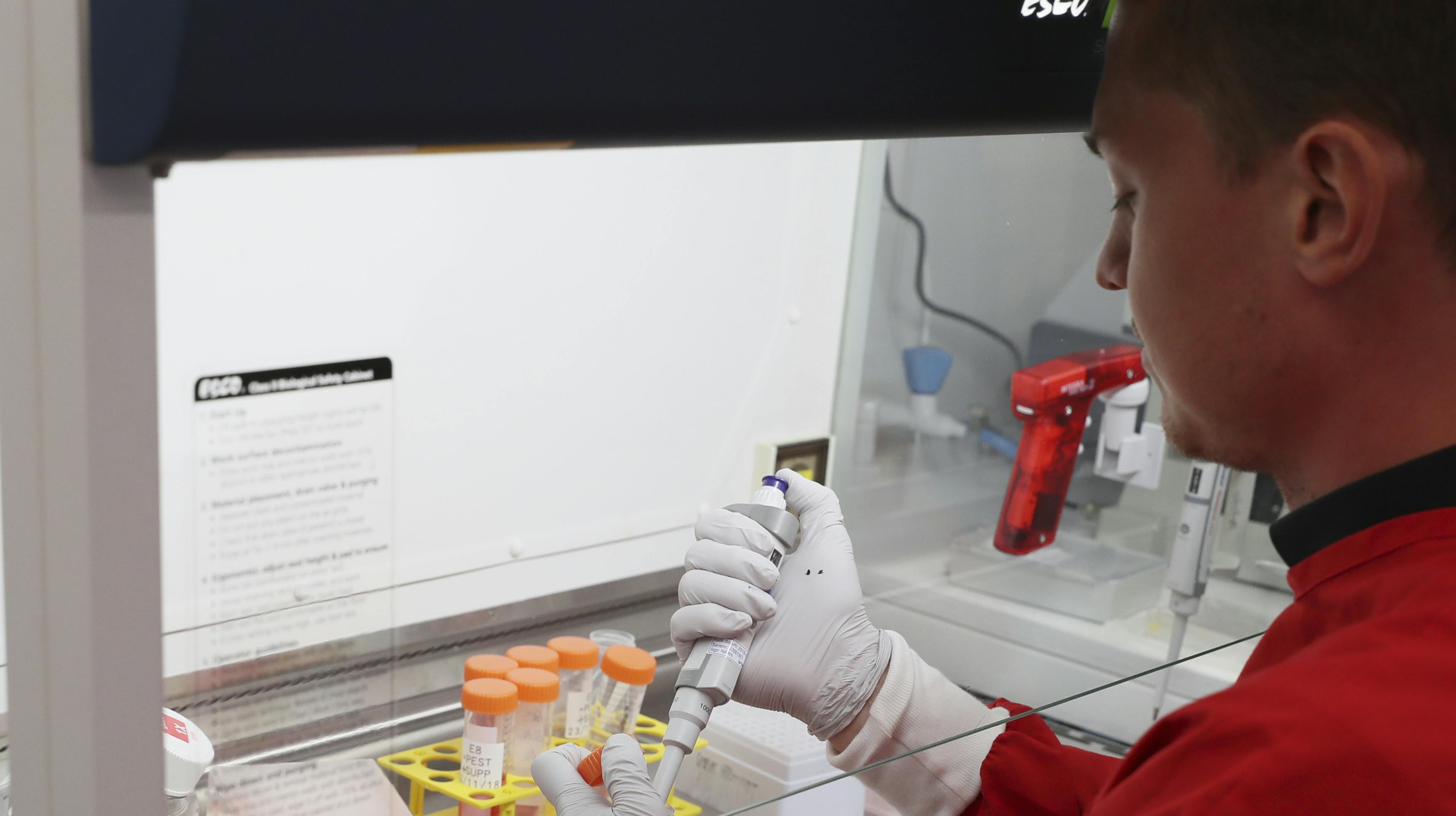 Forskningsprøver fra Karolinska Institutet til en værdi af omkring en halv milliard svenske kroner er gået tabt, efter at en fryser svigtede over julen. (Arkivfoto).