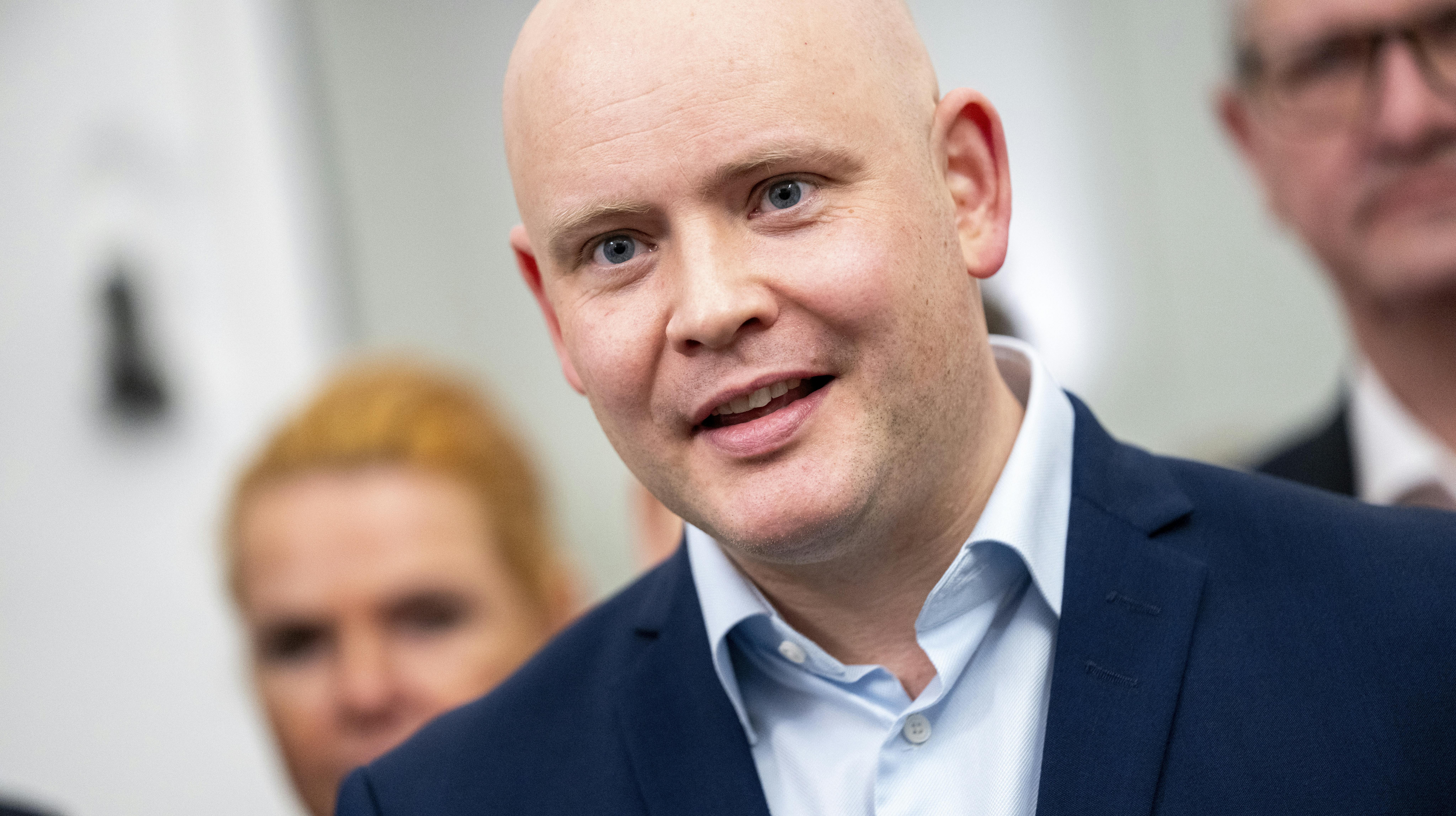 Kulturminister Jakob Engel-Schmidt (M) vil have mere viden om falske nyheder. Nyt center skal være værn mod dem, siger han.