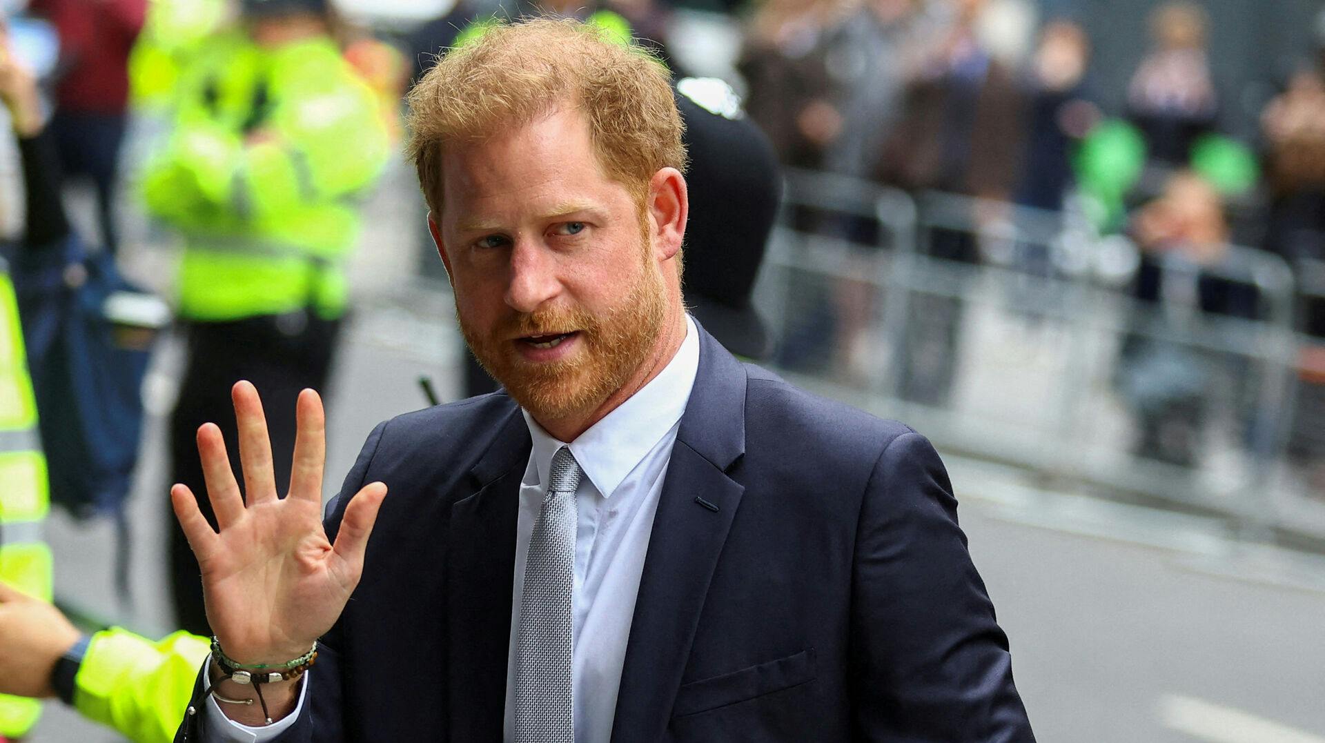 Prins Harry landede tirsdag i London for at mødes med sin far. Men mødet mellem kræftramte kong Charles og prins Harry skulle ikke en gang have varet 45 minutter.