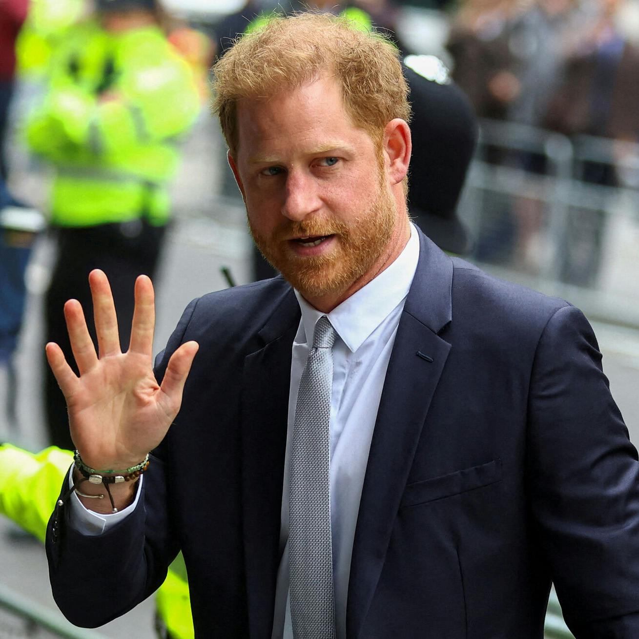 Prins Harry landede tirsdag i London for at mødes med sin far. Men mødet mellem kræftramte kong Charles og prins Harry skulle ikke en gang have varet 45 minutter.