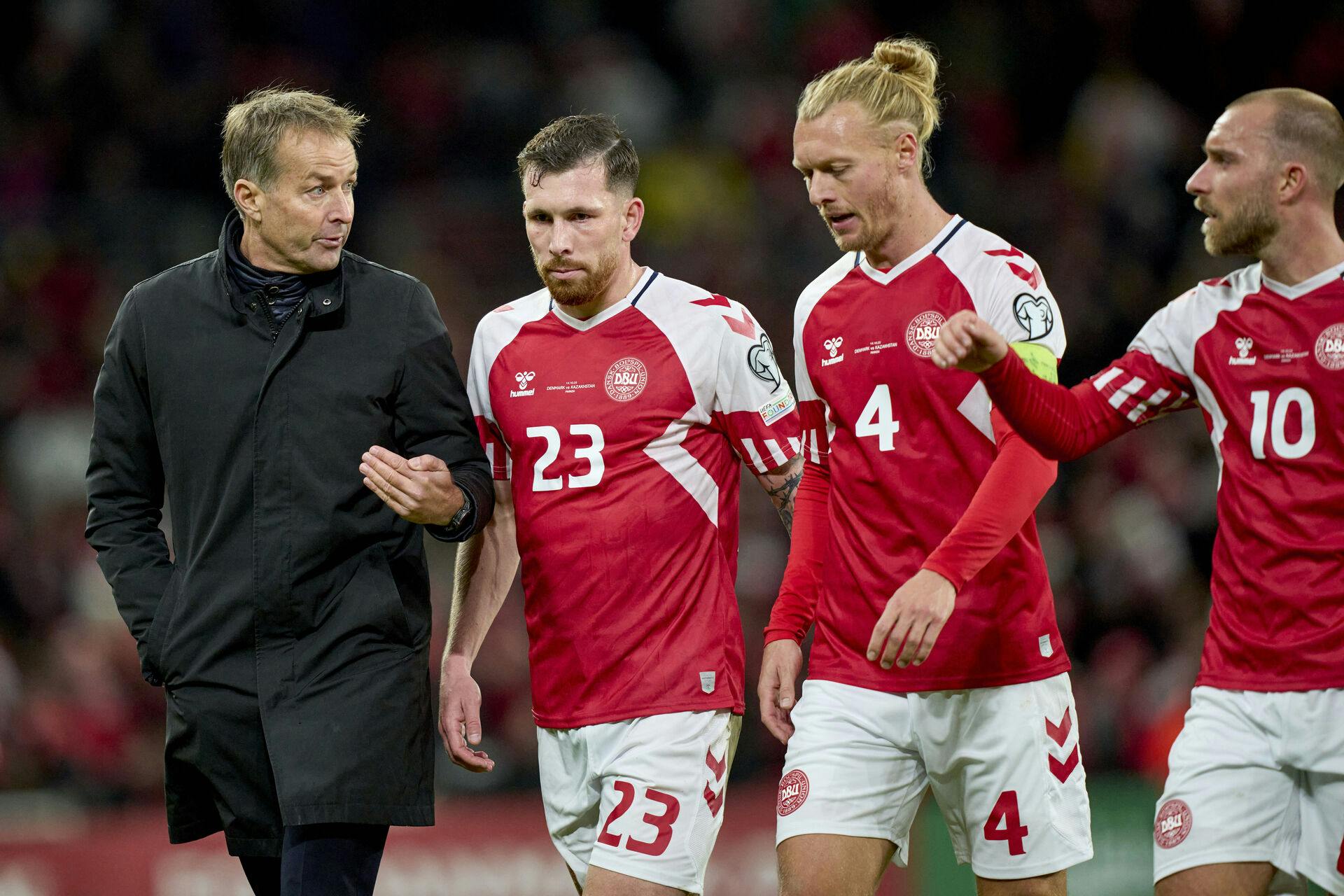 EM kvalifikation. Landstræner Kasper Hjulmand, Pierre-Emile Højbjerg, Simon Kjær og Christian Eriksen. Parken i København, lørdag den 14. oktober 2023.