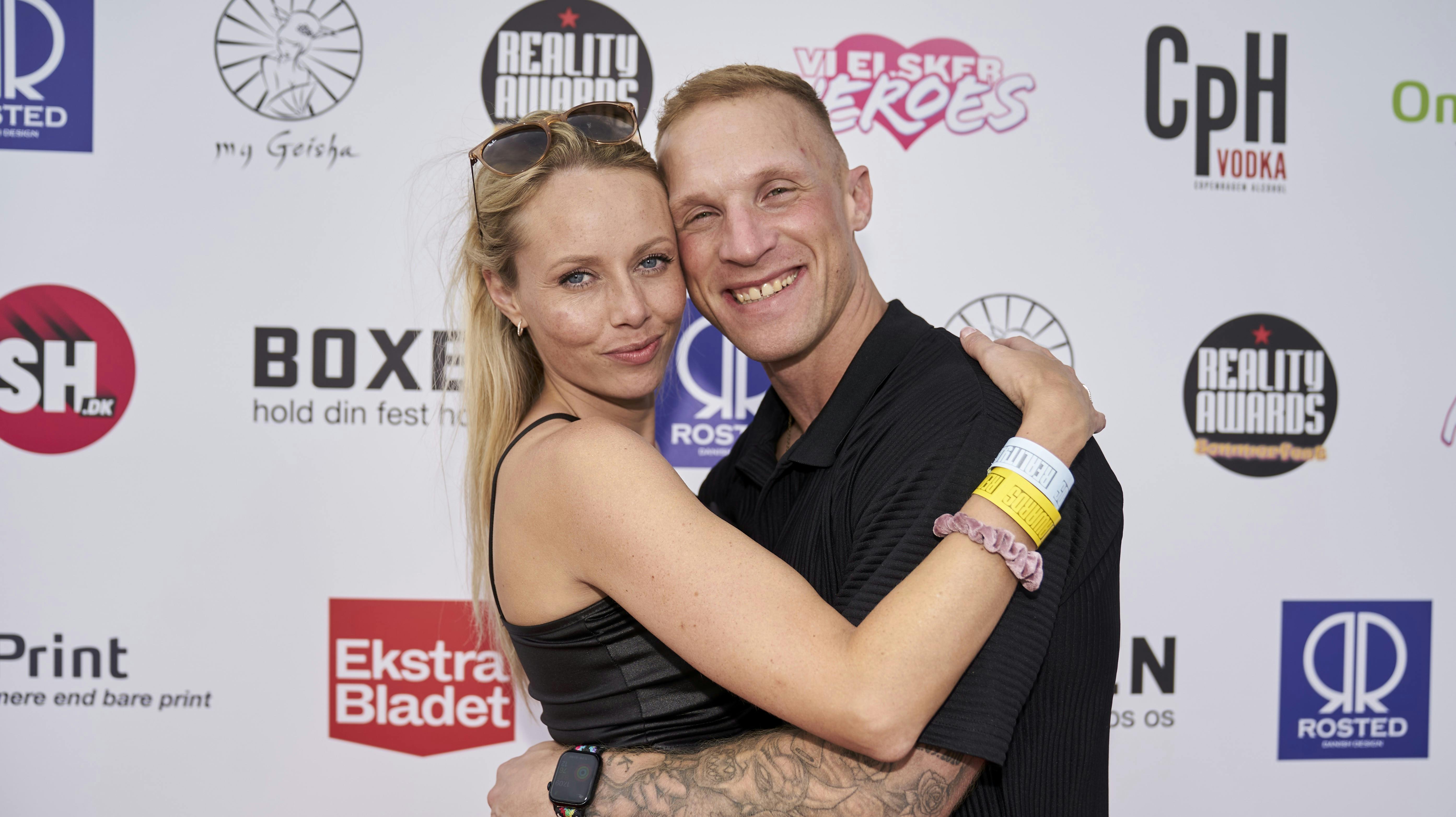 Simone Hvenegaard og Philip May mødtes på "Paradise Hotel" i 2017. Nu er parret forældre til to: Vilmar og Athena.