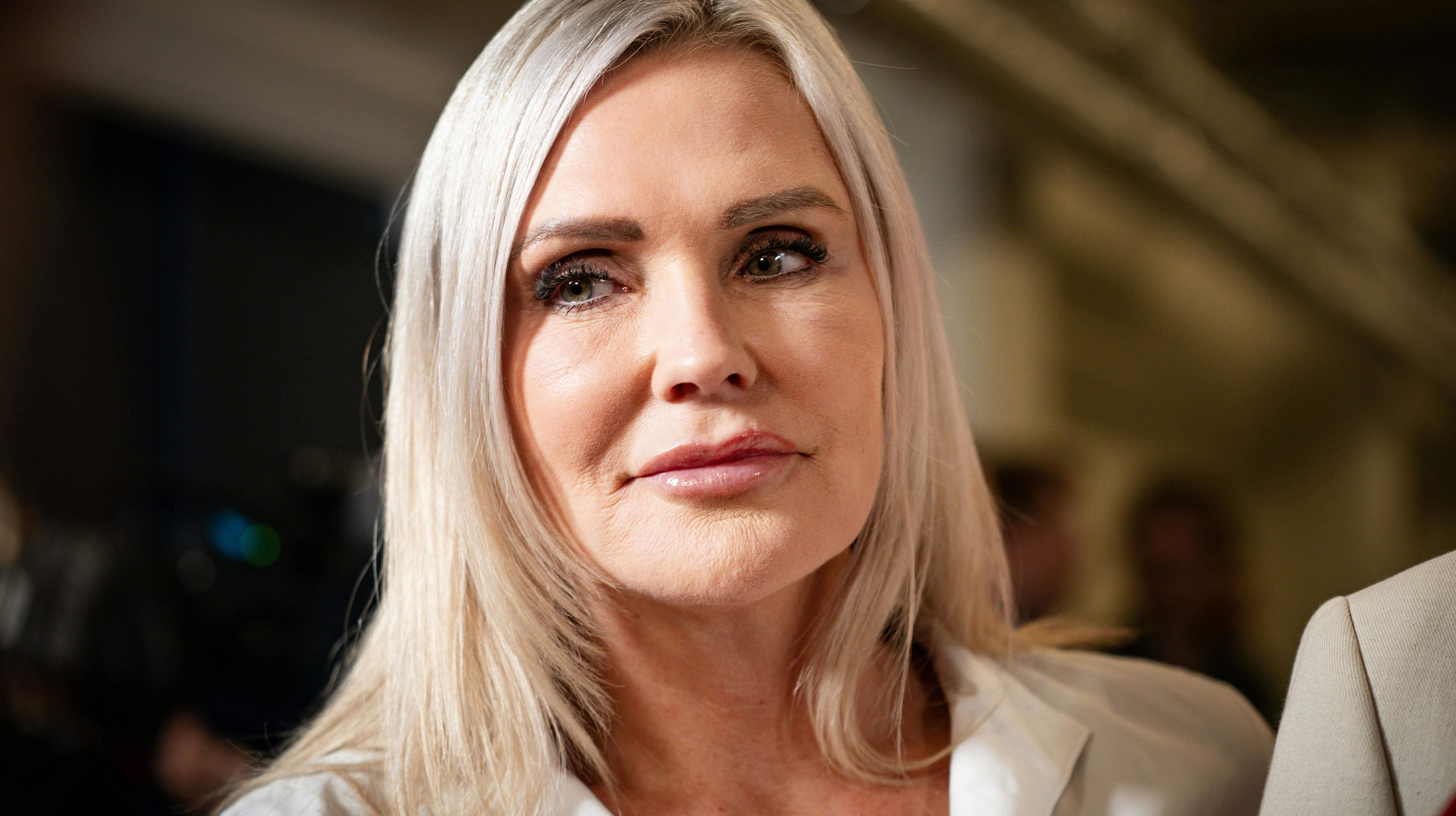 I podcasten erkender Janni Ree, at hun ikke bryder sig om at være alene, og derfor er mange af hendes parforhold da også blevet erstattet med et nyt.