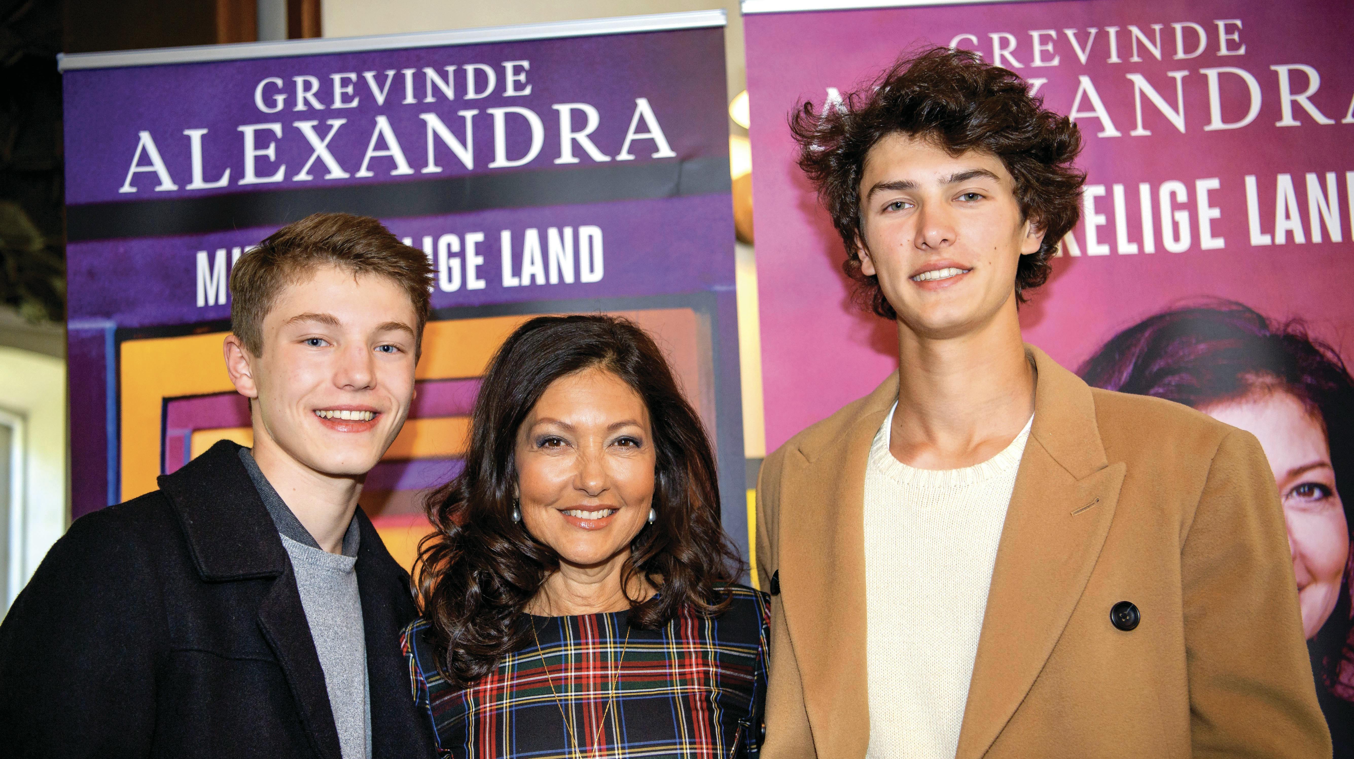 Grevinde Alexandra er nok glad for at have sin ældste søn hjemme igen.