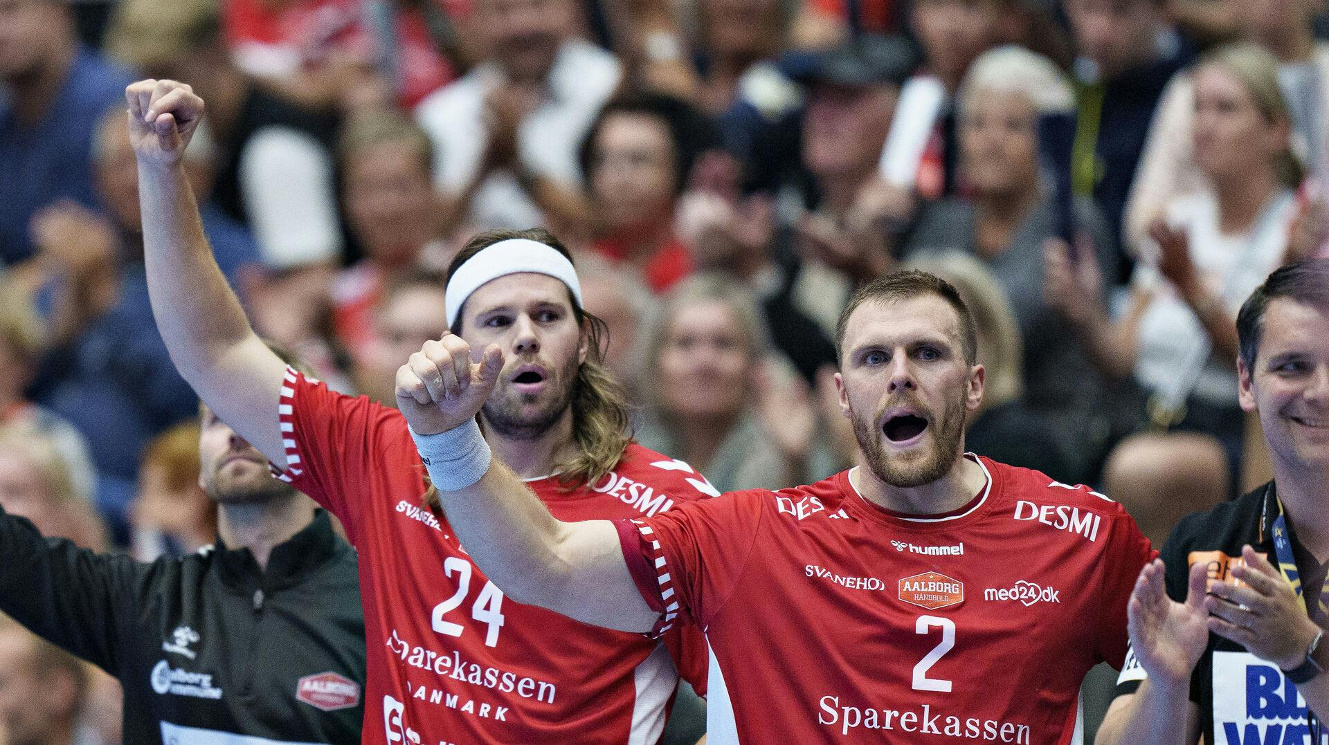 Aalborg Håndbolds Mikkel Hansen og Benjamin Jakobsen jubler i Champions League kampen mellem Aalborg Håndbold og RK Celje Pivovarna Laöko i Sparekassen Danmark Arena Aalborg, torsdag den 15. september 2022. (Foto: Henning Bagger/Ritzau Scanpix)