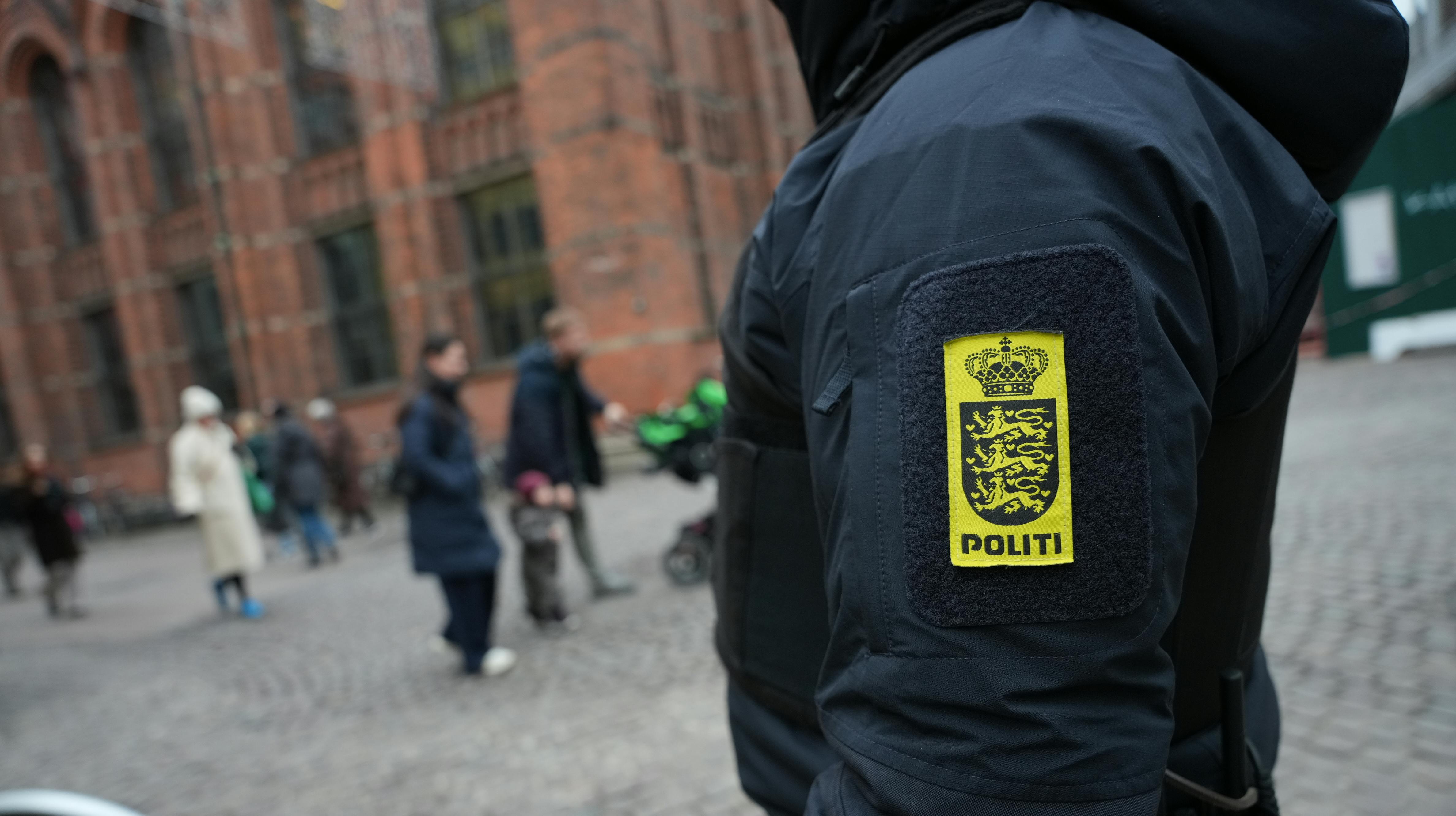 Politi i gaderne i København, torsdag den 14. december 2023. Her er det foran Synagogen i Krystalgade.