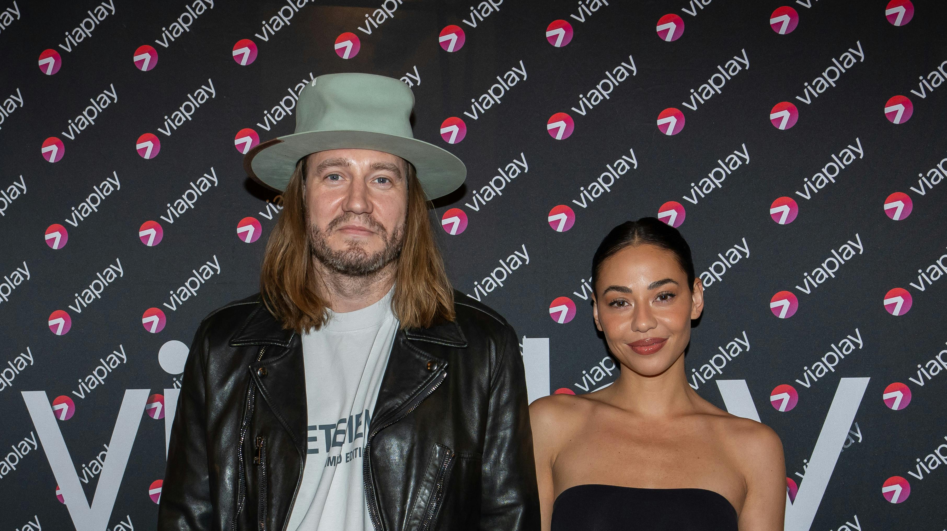 Nicklas Bendtner danner par med skuespilleren Sus Wilkins. 