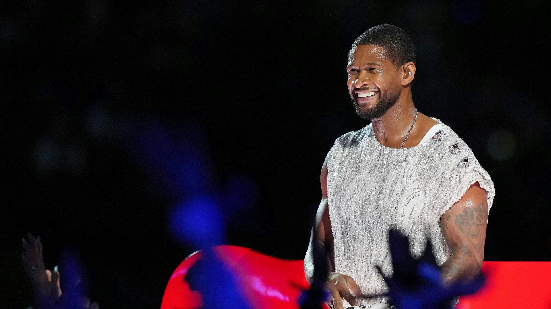 Usher og kæresten Jennifer Goicoechea har fået ny "forholdsstatus". Parret er nemlig blevet gift i Las Vegas kort efter Ushers Super Bowl Half Time Show.