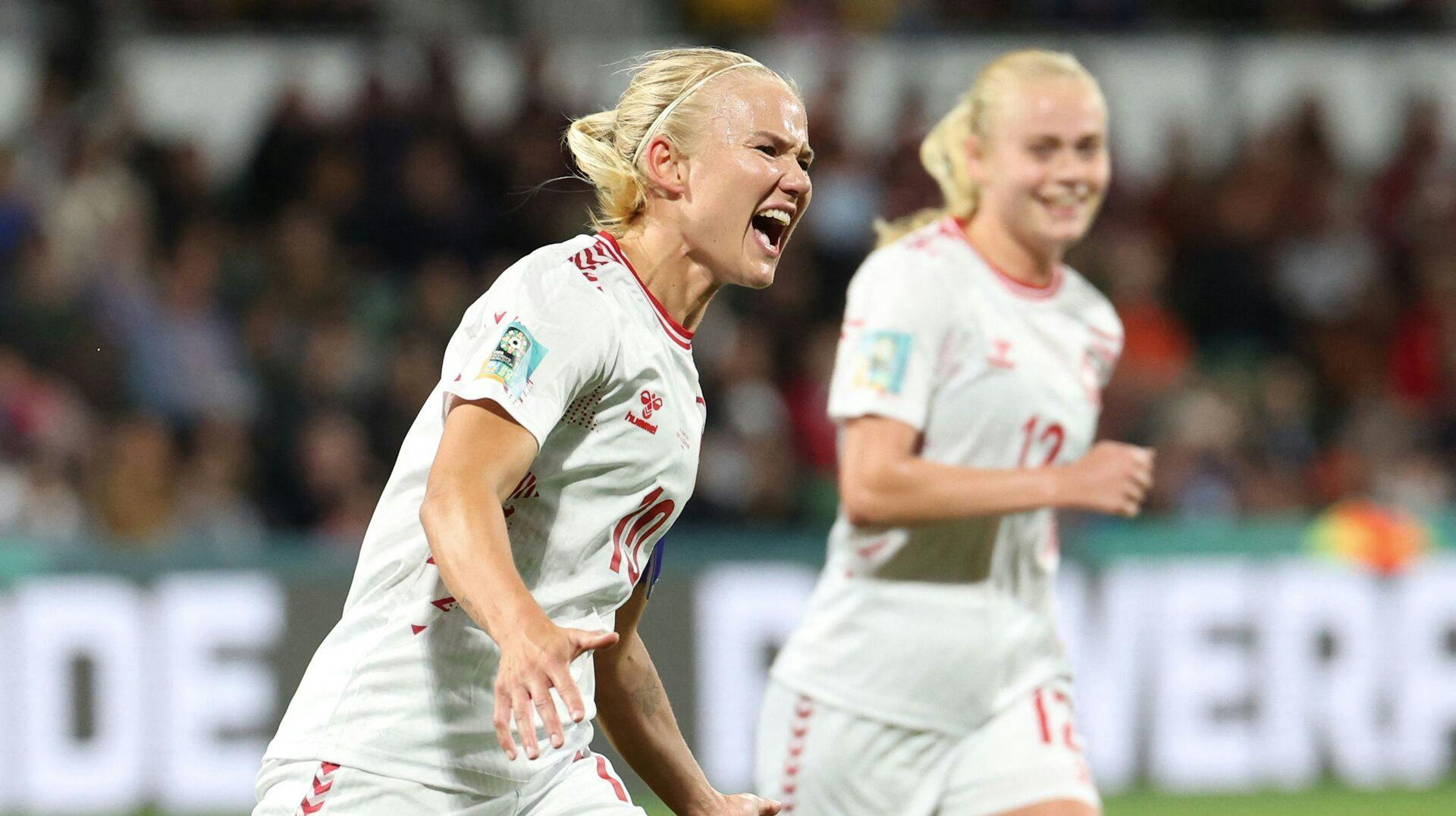 Pernille Harder og resten af landsholdet bliver på DR de næste fire år.