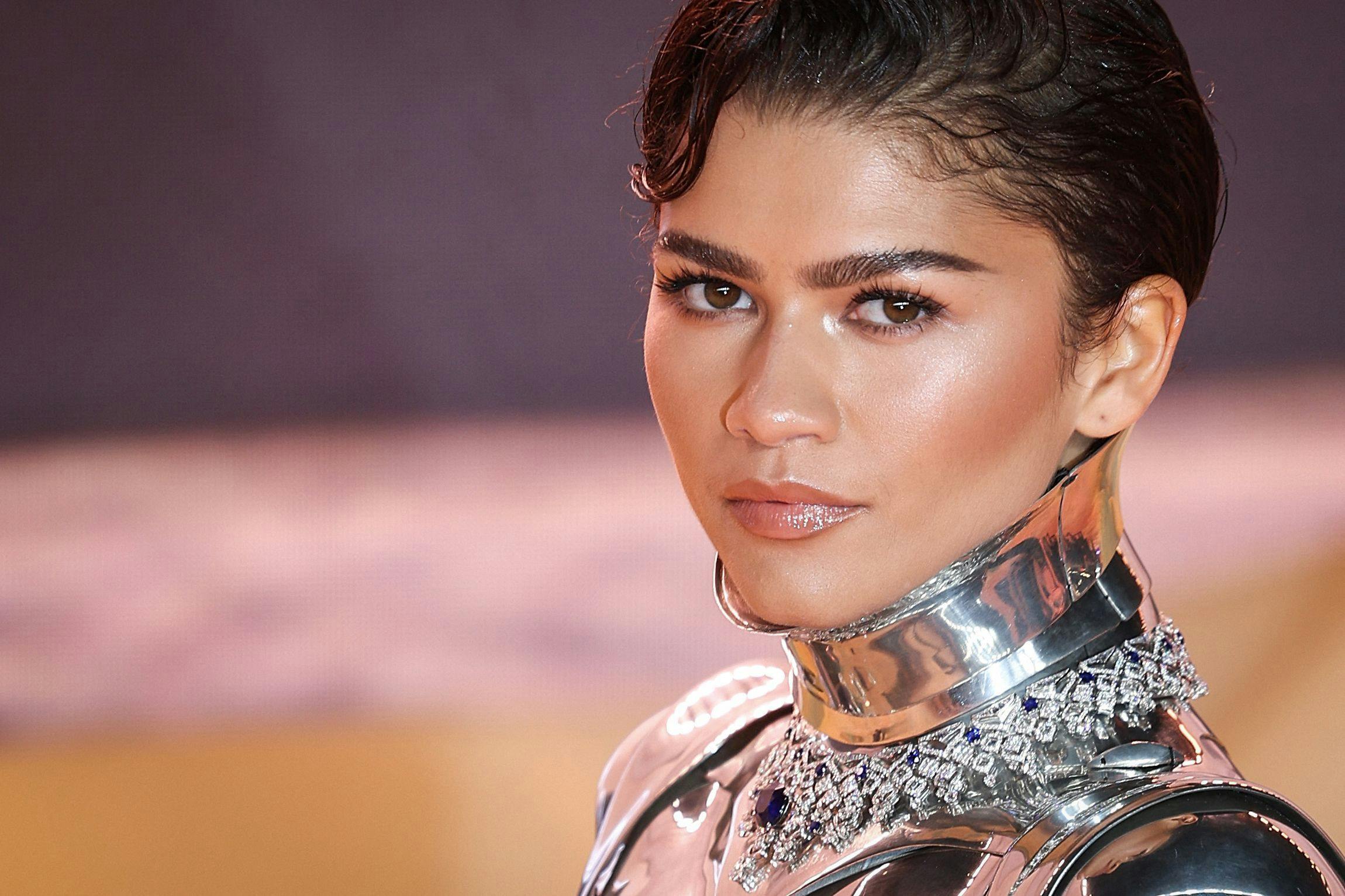 US actress Zendaya poses on the red carpet upon arrival for the World premiere of the film "Dune: Part Two" in Leicester Square, central London, on February 15, 2024. (Photo by Daniel LEAL / AFP)