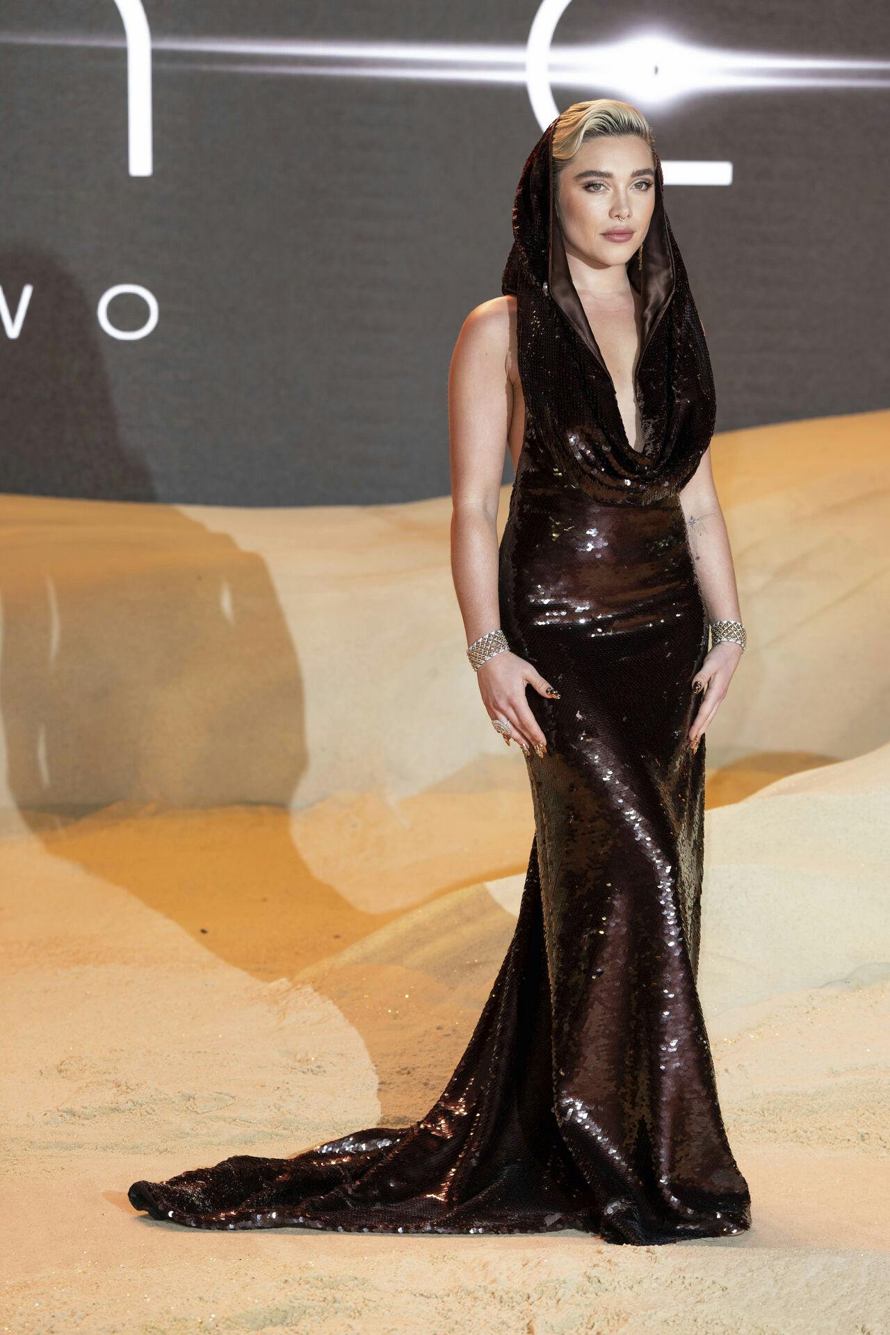 Kjolen sad dog rigtigt, da Florence Pugh poserede for pressen til verdenspremieren på den længe ventede "Dune: Del 2".