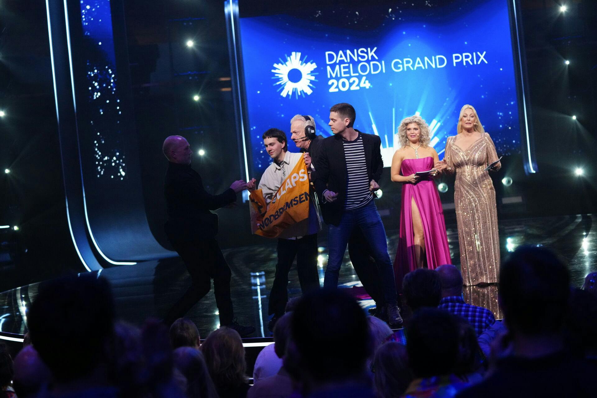 Dansk Melodi Grand Prix 2024 blev afbrudt af en gruppe klimaaktivister.