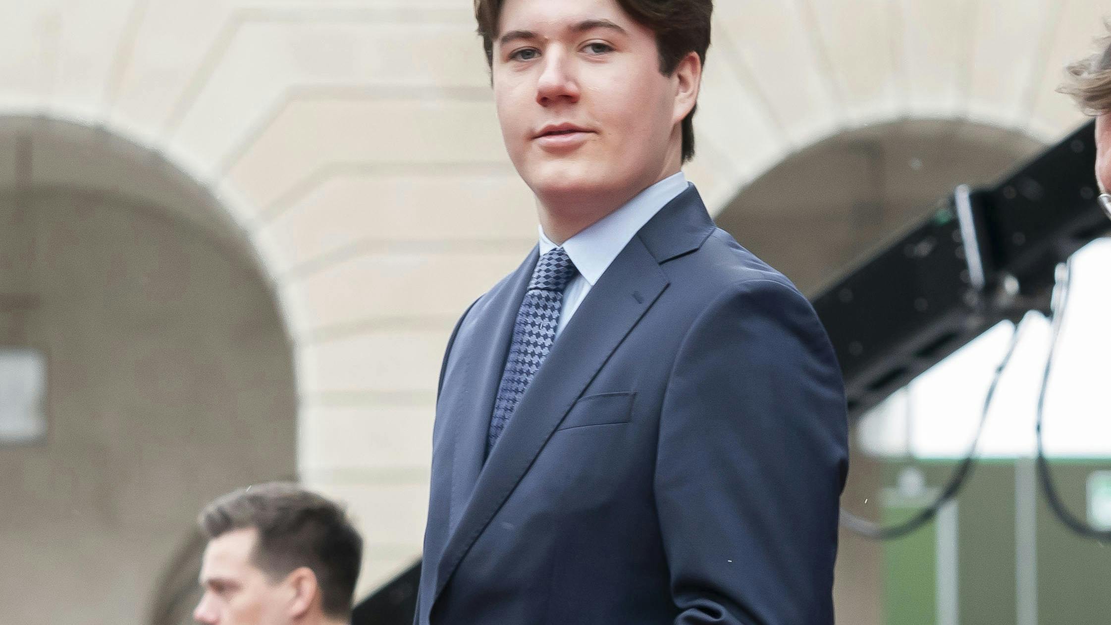 18-årige kronprins Christian beskrives af tyske Bild som "ung, sporty, dannet, høflig og single".