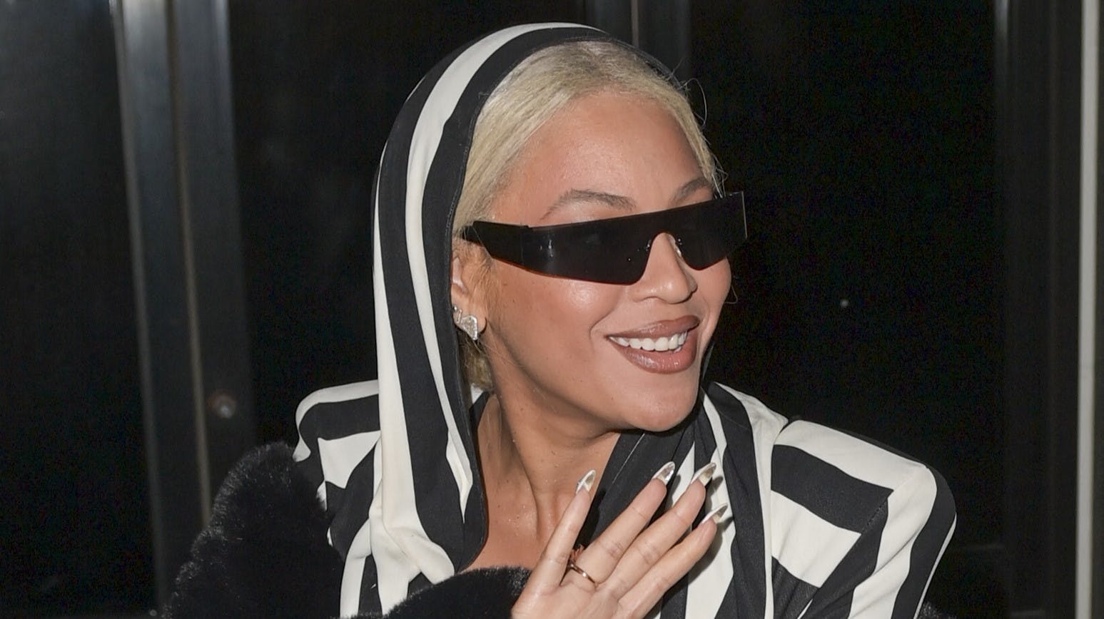 Beyoncé reflekterer over sin "hårrejse" fra hun som barnsben kom i sin mors salon - frem til i dag 