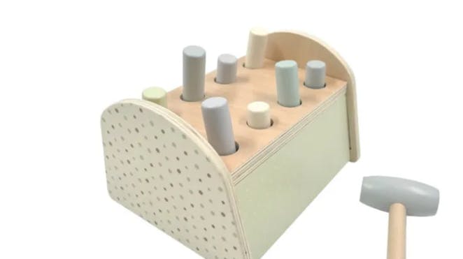 Et hammerbræt med medfølgende hammer bliver onsdag tilbagekaldt af Salling Group.