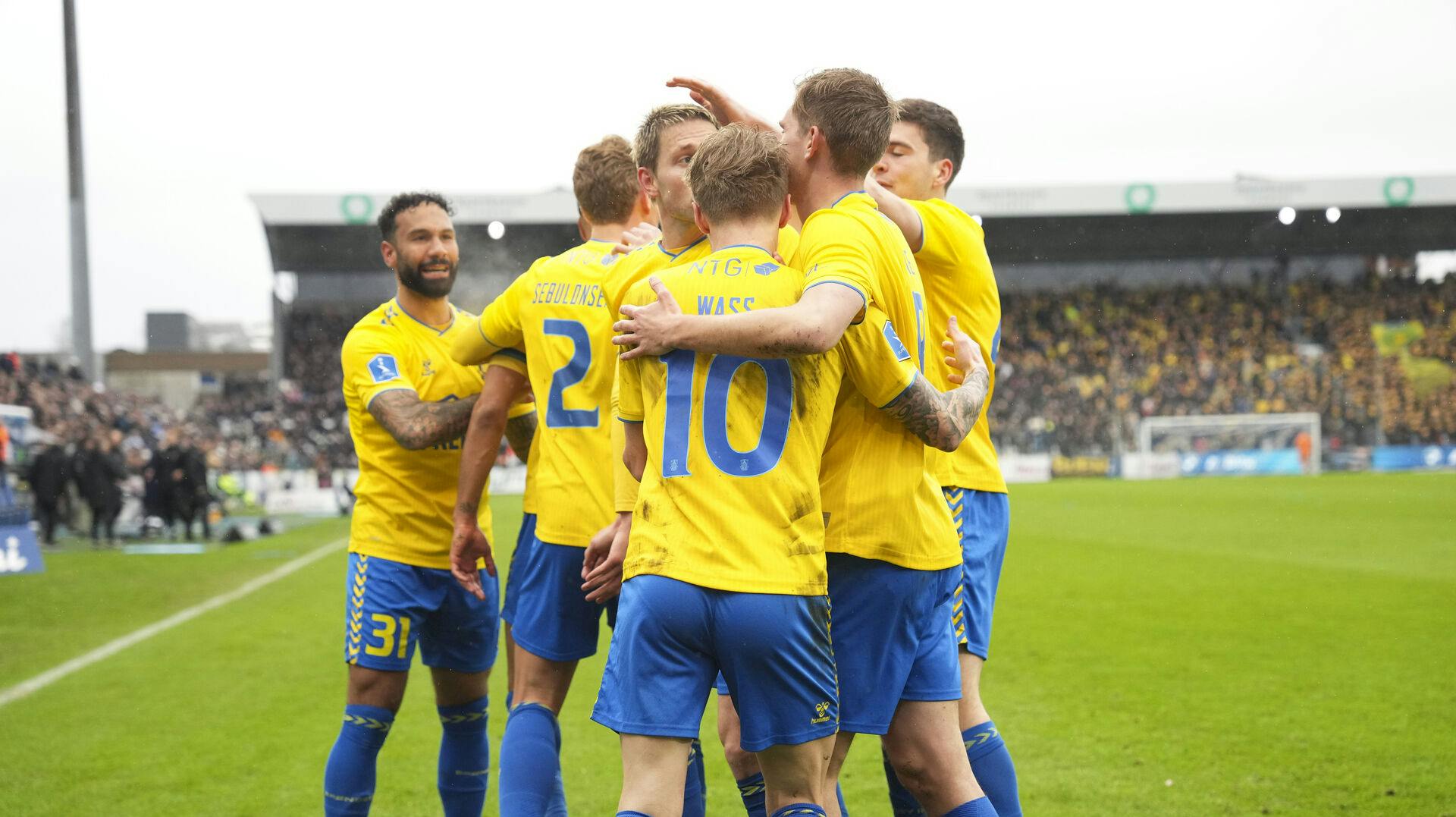 Ohi Omoijuanfo (Brøndby 9) scorer til 0 - 2 da OB møder Brøndby i Superligaen på Nature Energy Park i Odense søndag den 25. februar 2024. (Foto: Claus Fisker/Ritzau Scanpix)