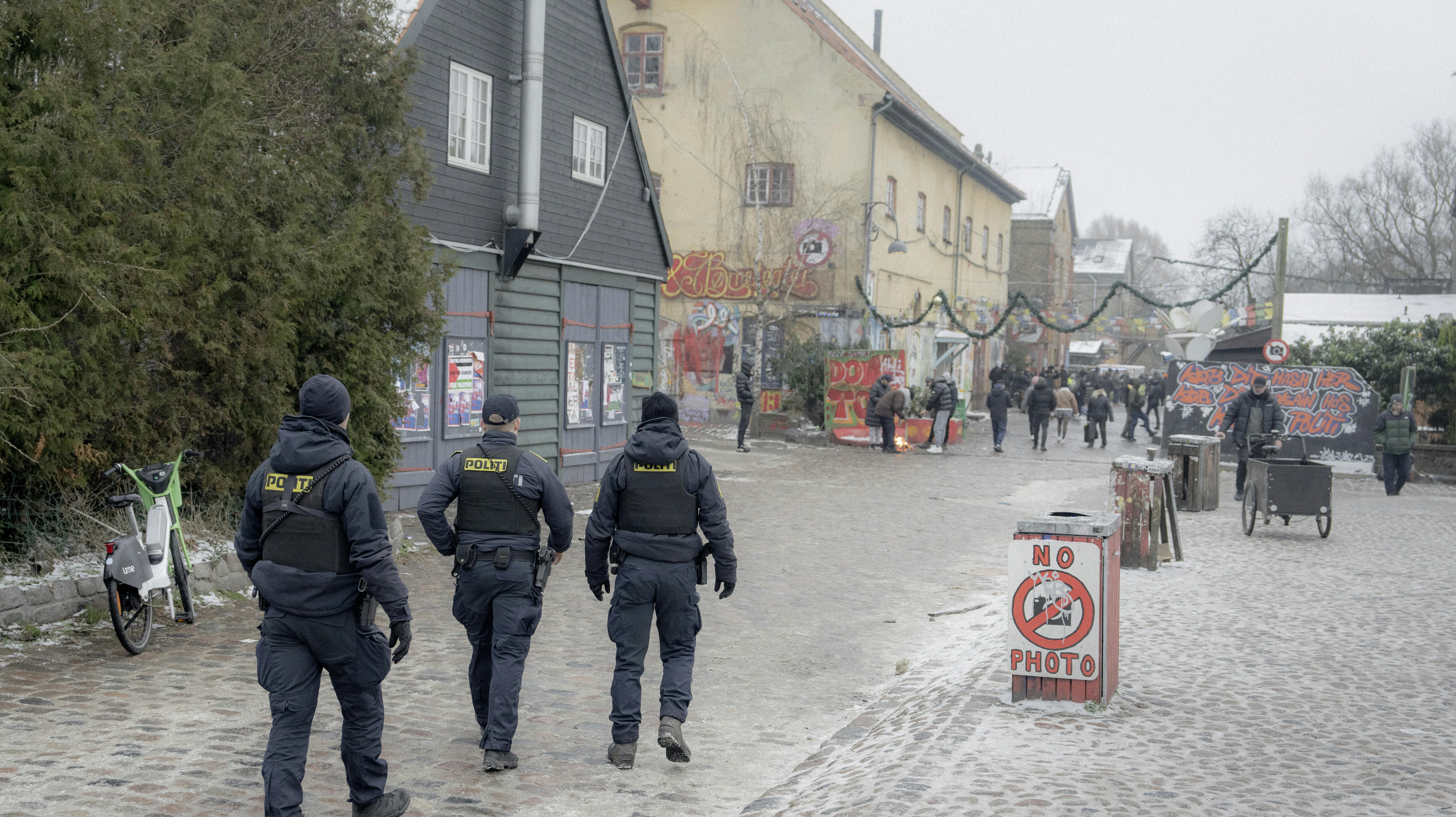 Københavns Politi varsler mandag, at hashboderne på Christiania bliver ryddet onsdag formiddag klokken 9.