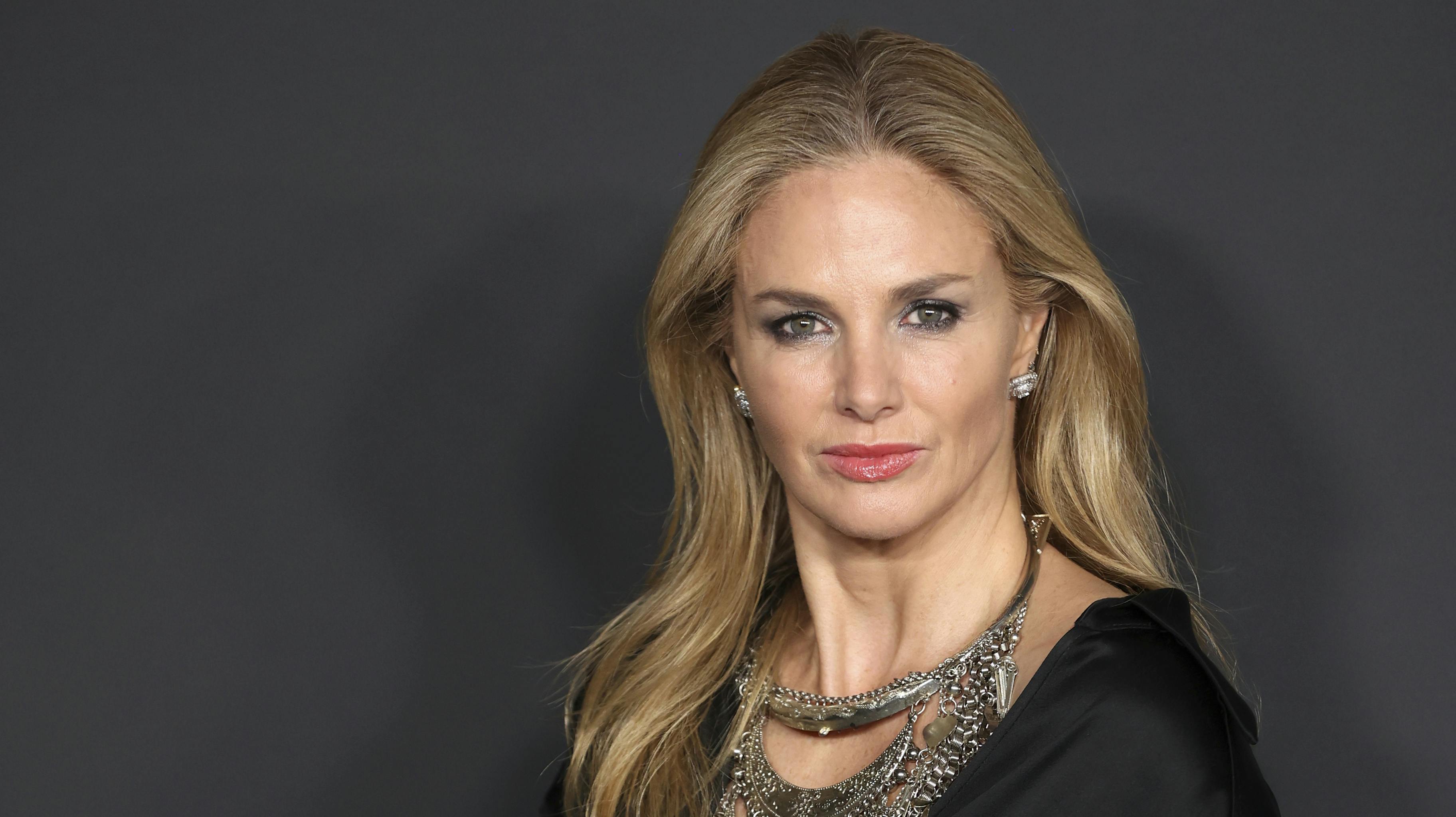 Genoveva Casanova er endnu ikke blevet set offentligt, siden de famøse billeder i Madrid, men fra tid til anden giver hun lyd fra sin på Instagram.