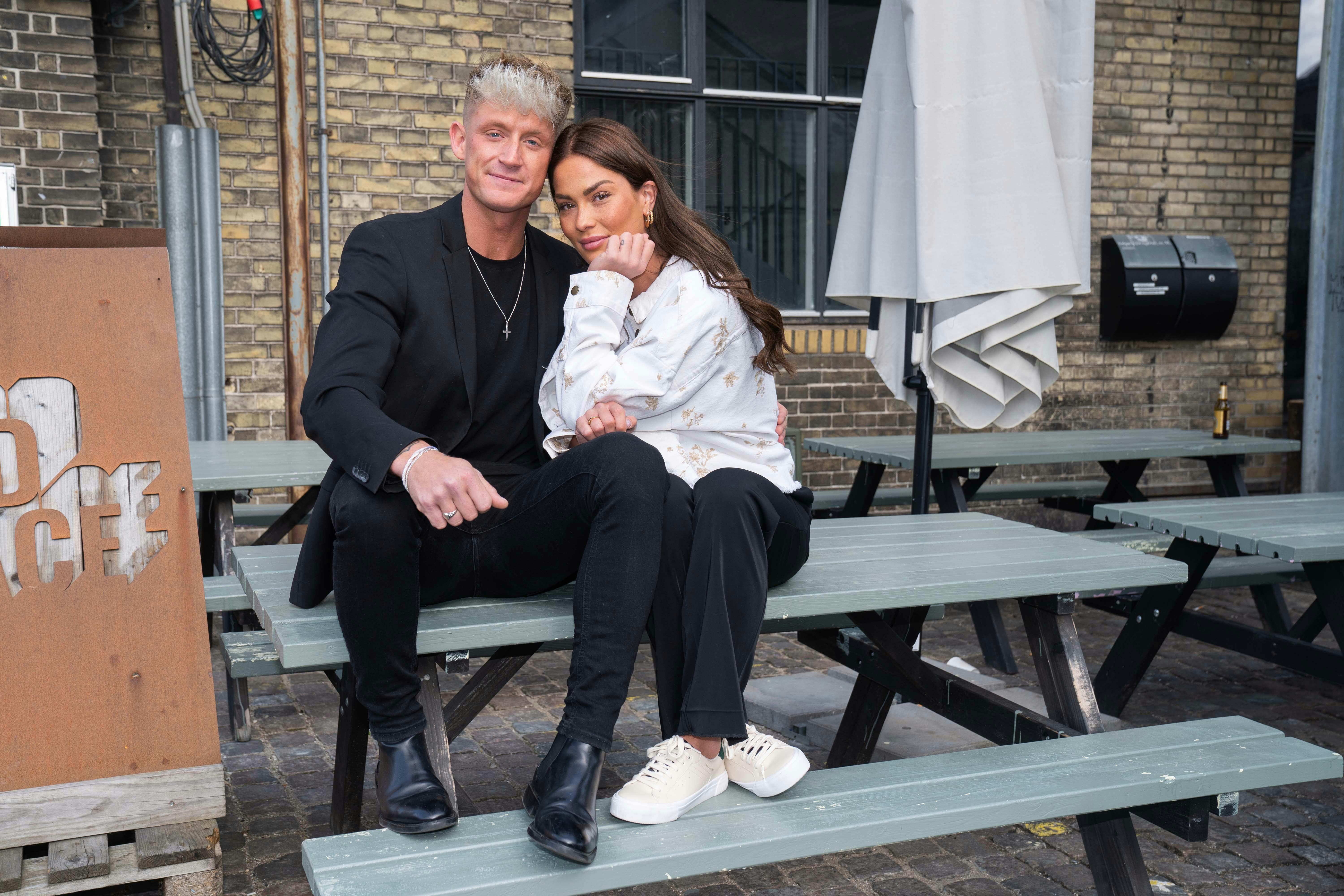 Bro, Jasmin Victoria