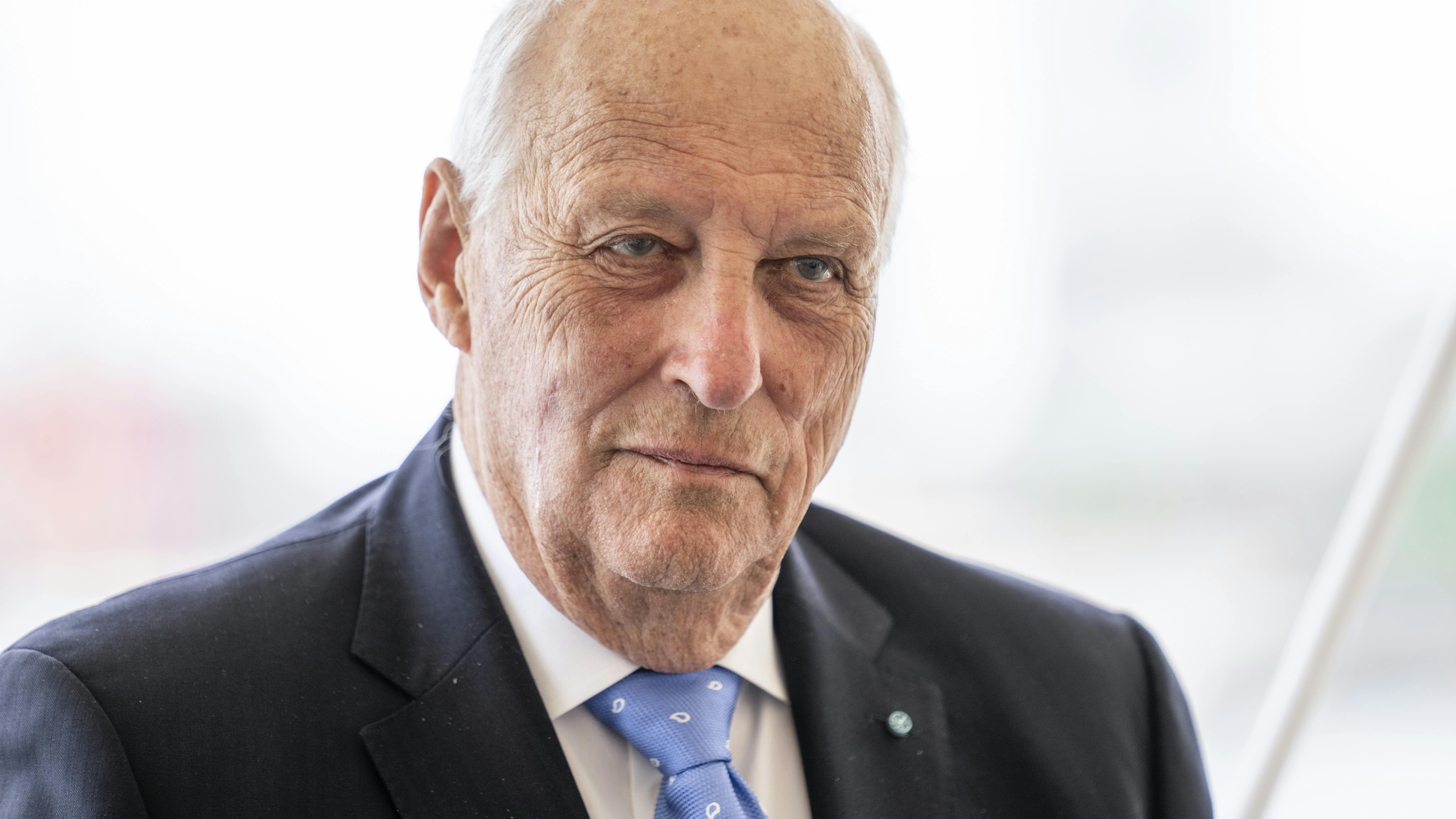 87-årige kong Harald er indlagt på et hospital i udlandet. 