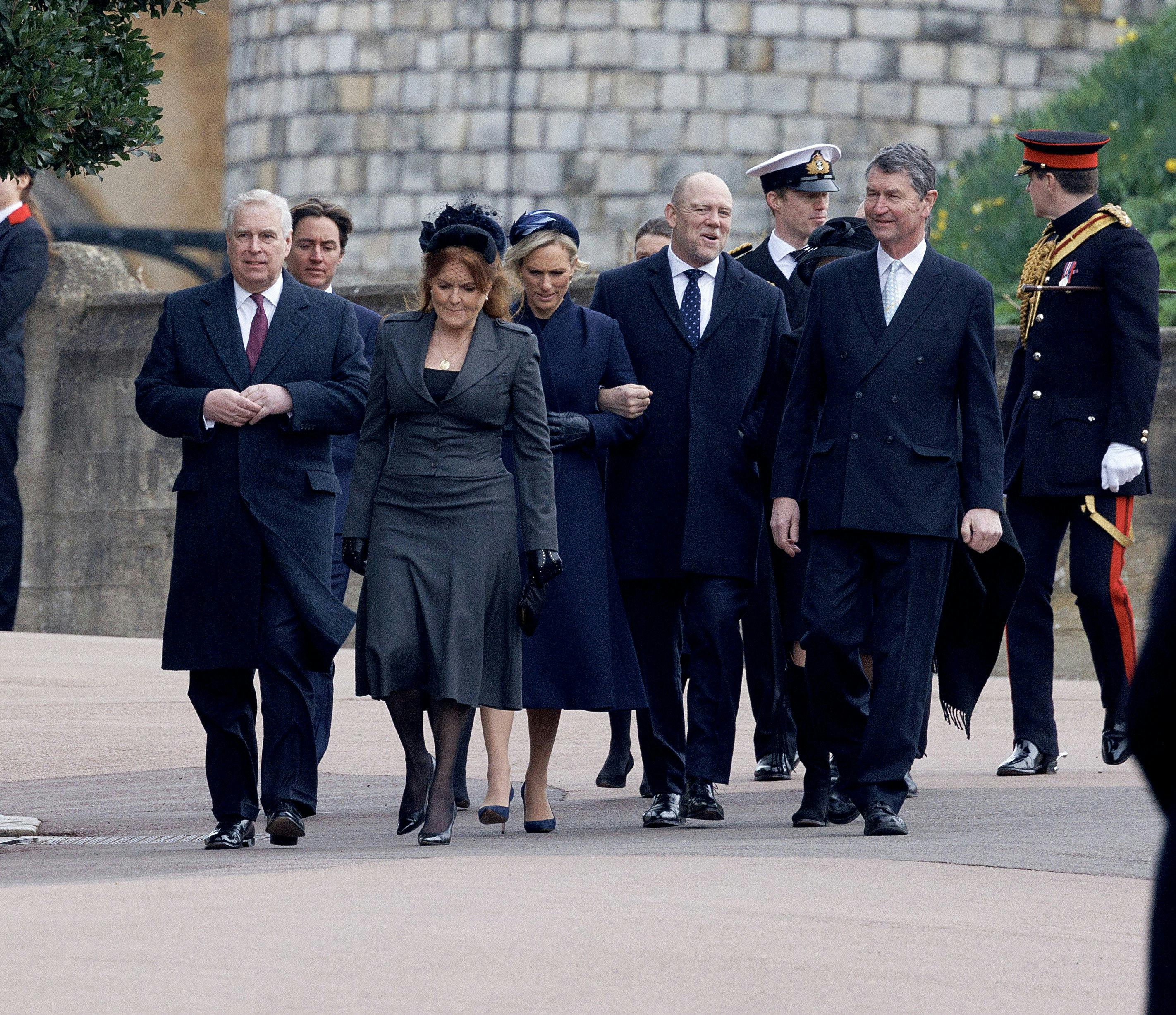 En kropsprogsekspert hæfter sig ved, at prins Andrew gerne vil udstråle dominans og autoritet som en verdensleder.