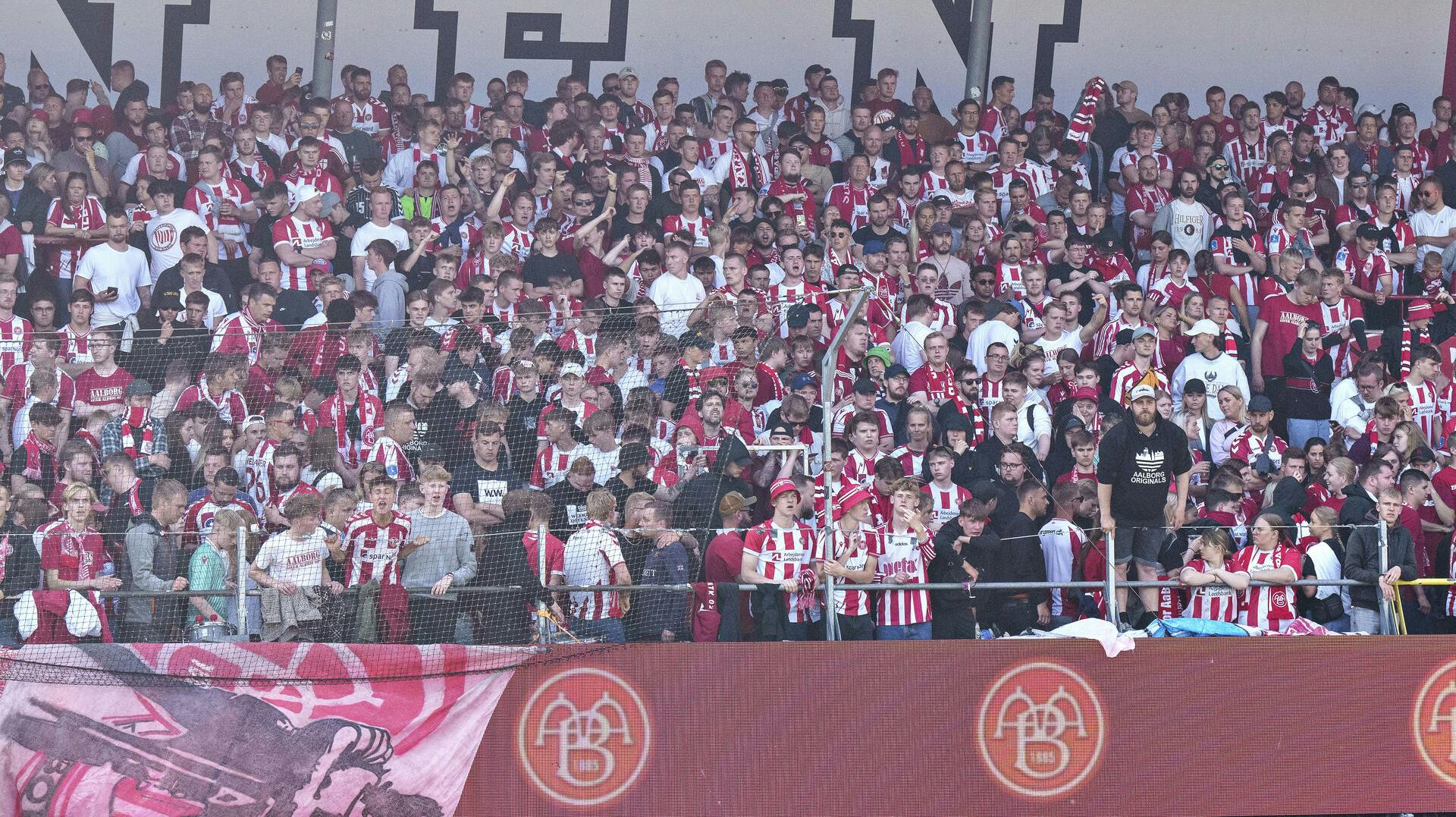 I weekenden havde AaB besøg af tre tyske influencere, som skal være reklameblok for fodboldklubben. AaB var dog ikke helt tilfreds med al indholdet i de tyske influenceres YouTube-video fra kampen mod SønderjyskE.