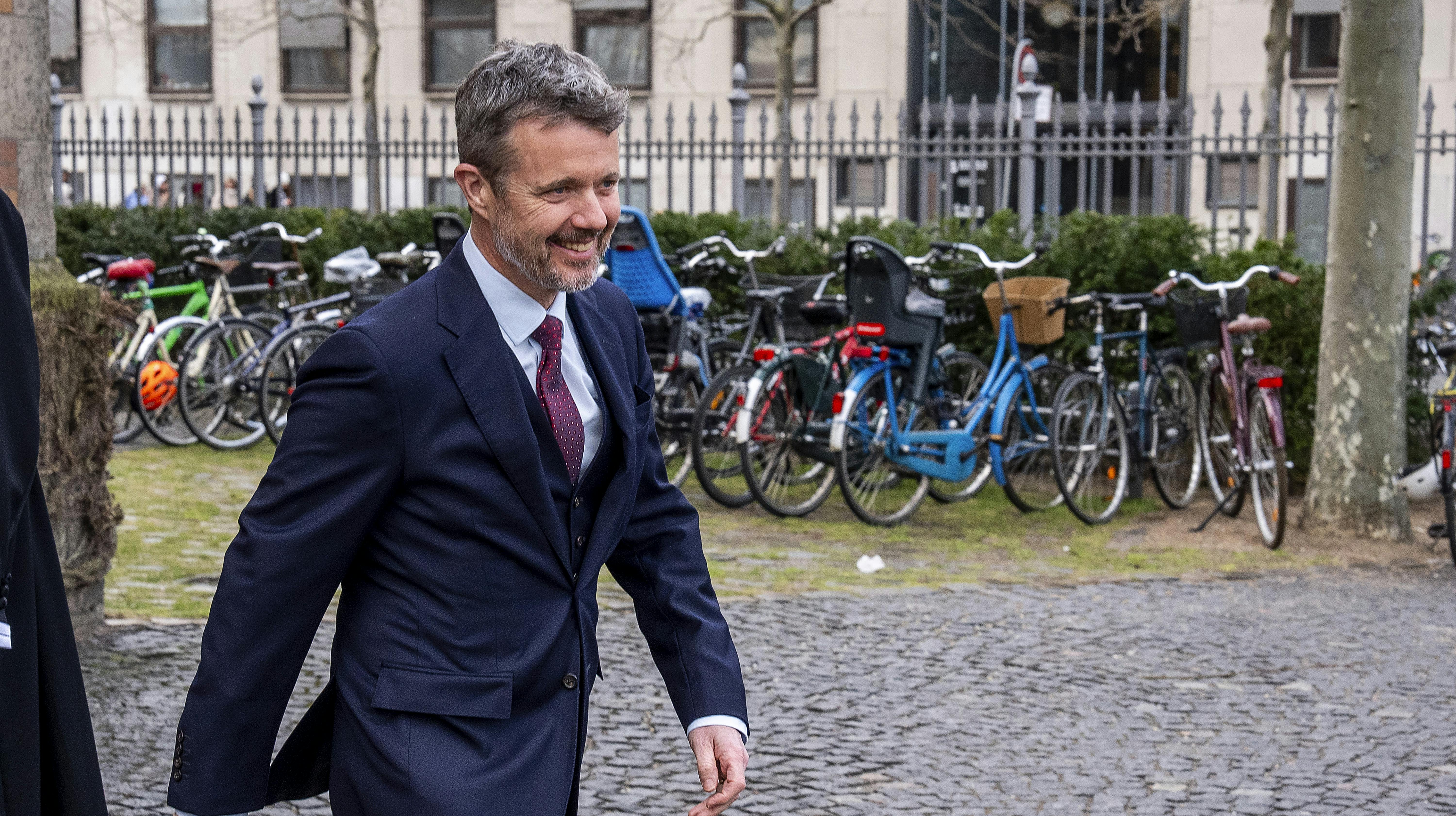 Kongen overværer fredsgudstjeneste i anledning af toårsdagen for invasionen i Ukraine. Holmens Kirke, Holmens Kanal 21, København,