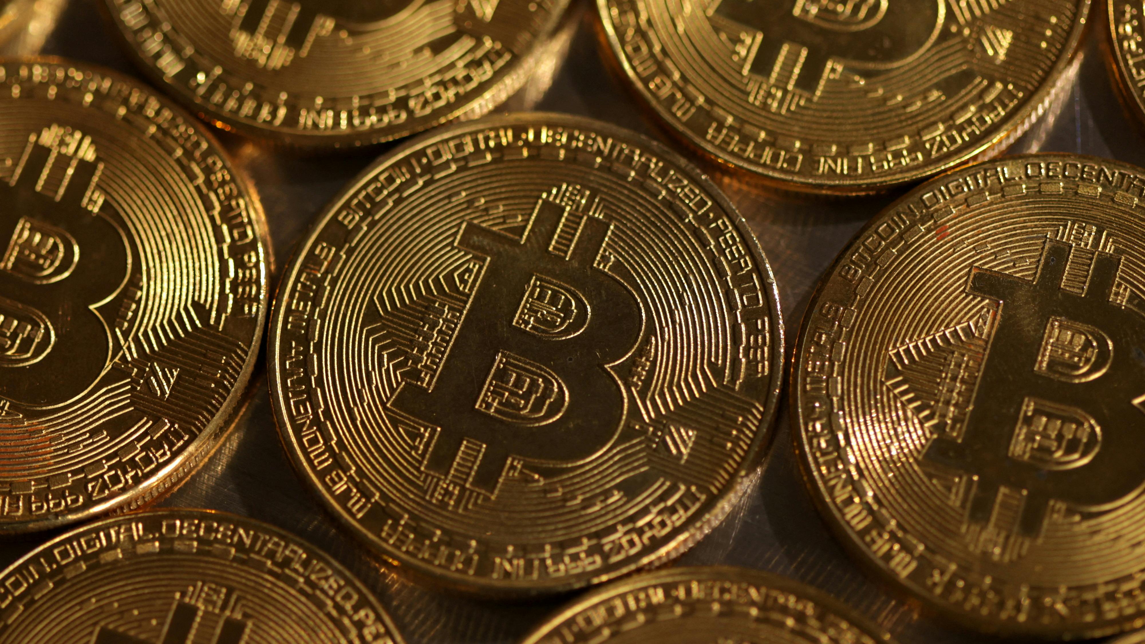 Kryptovalutaen bitcoin oplever seriøs medvind i disse uger.