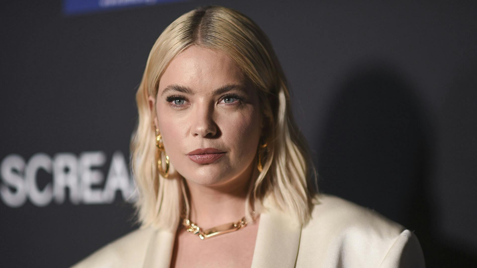 Ashley Benson er blevet mor for første gang. Det afslører hun på Instagram.