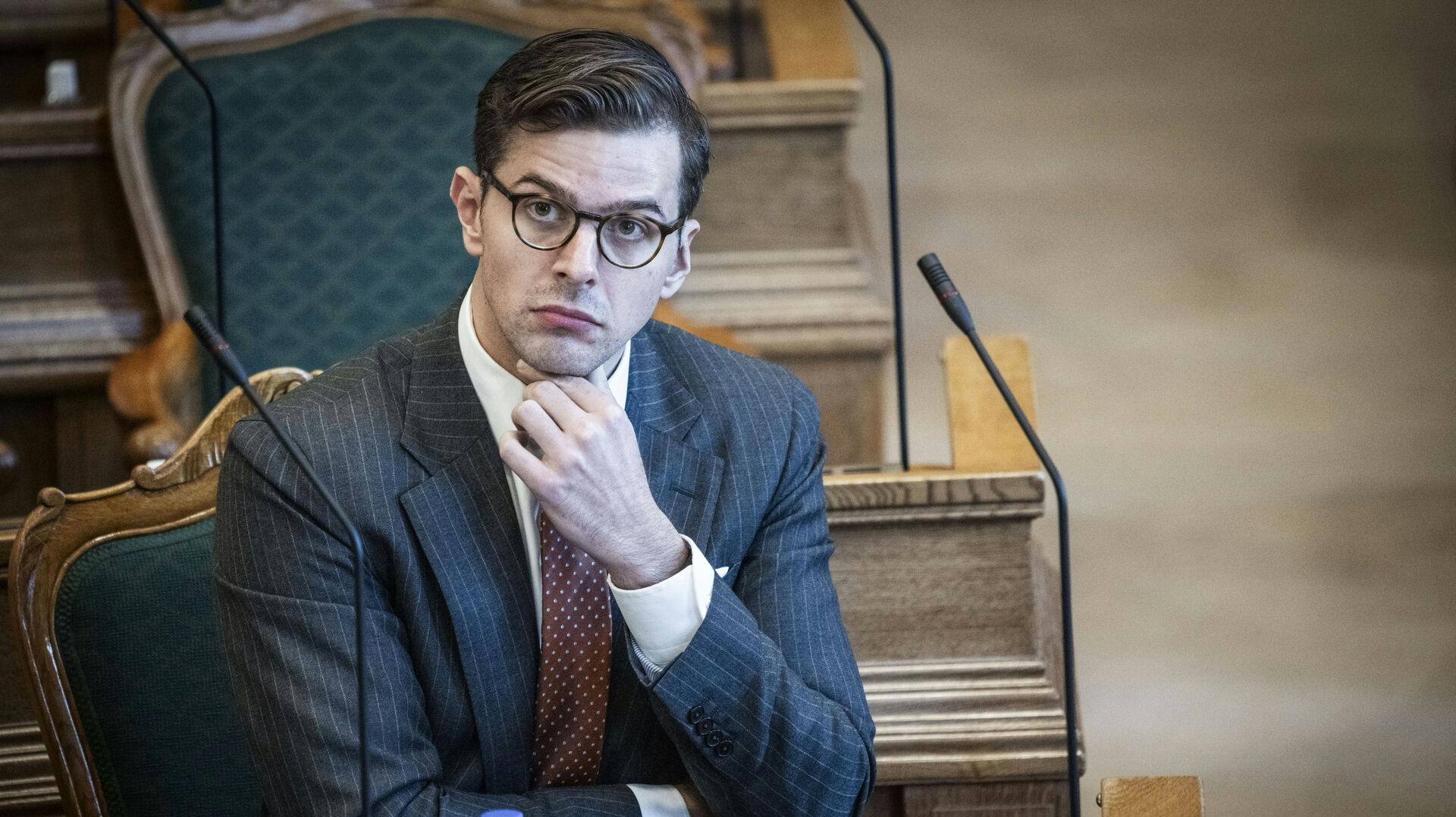 Alex Vanopslagh(LA). Møde i Folketingssalen på Christiansborg med statsministerens spørgetime tirsdag den 28. november 2023.