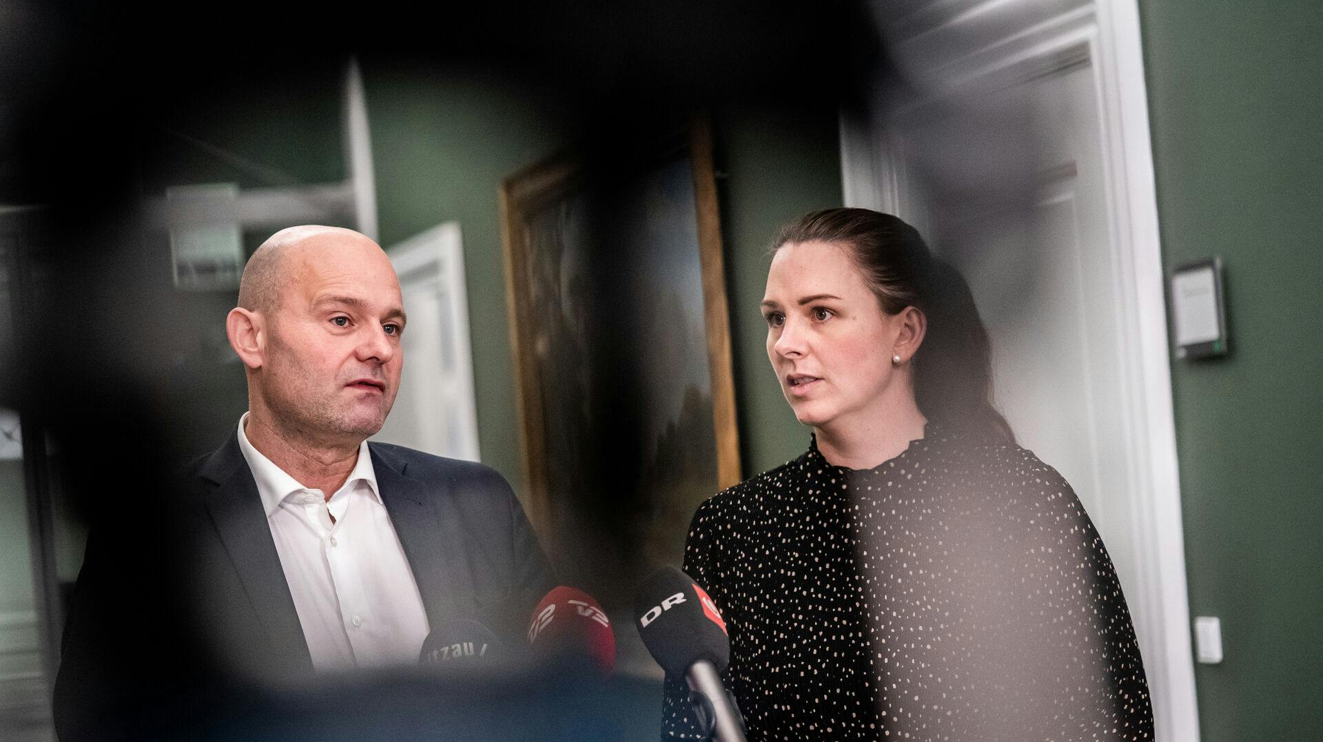 Søren Pape Poulsen og Mette Abildgaard efter regeringsforhandlinger i 2022. Fredag 1. marts 2024 måtte hun ringe efter en ambulance til ham.
