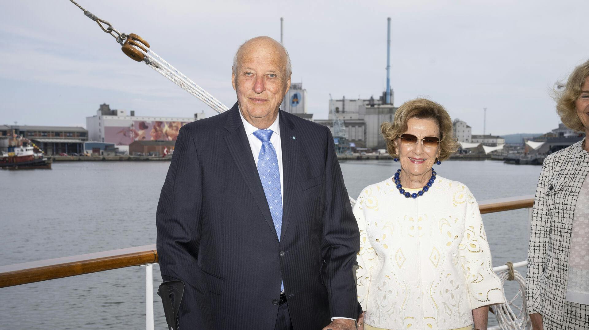 Norges Kong Harald og Dronning Sonja holder pressemøde foran det norske kongeskib "Norge", på Aarhus Havn, Aarhus, Danmark, Fredag den 16. juni 2023.