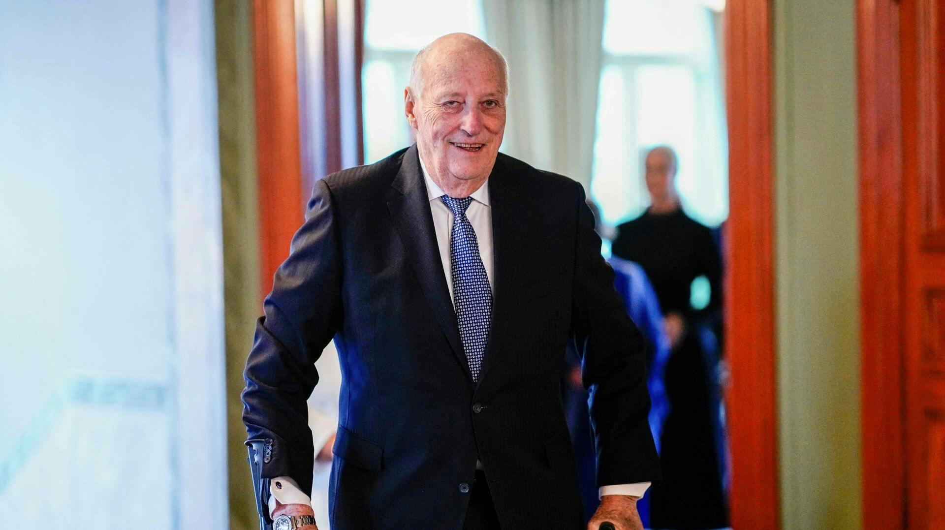 Kong Harald vender snart hjem til Norge.