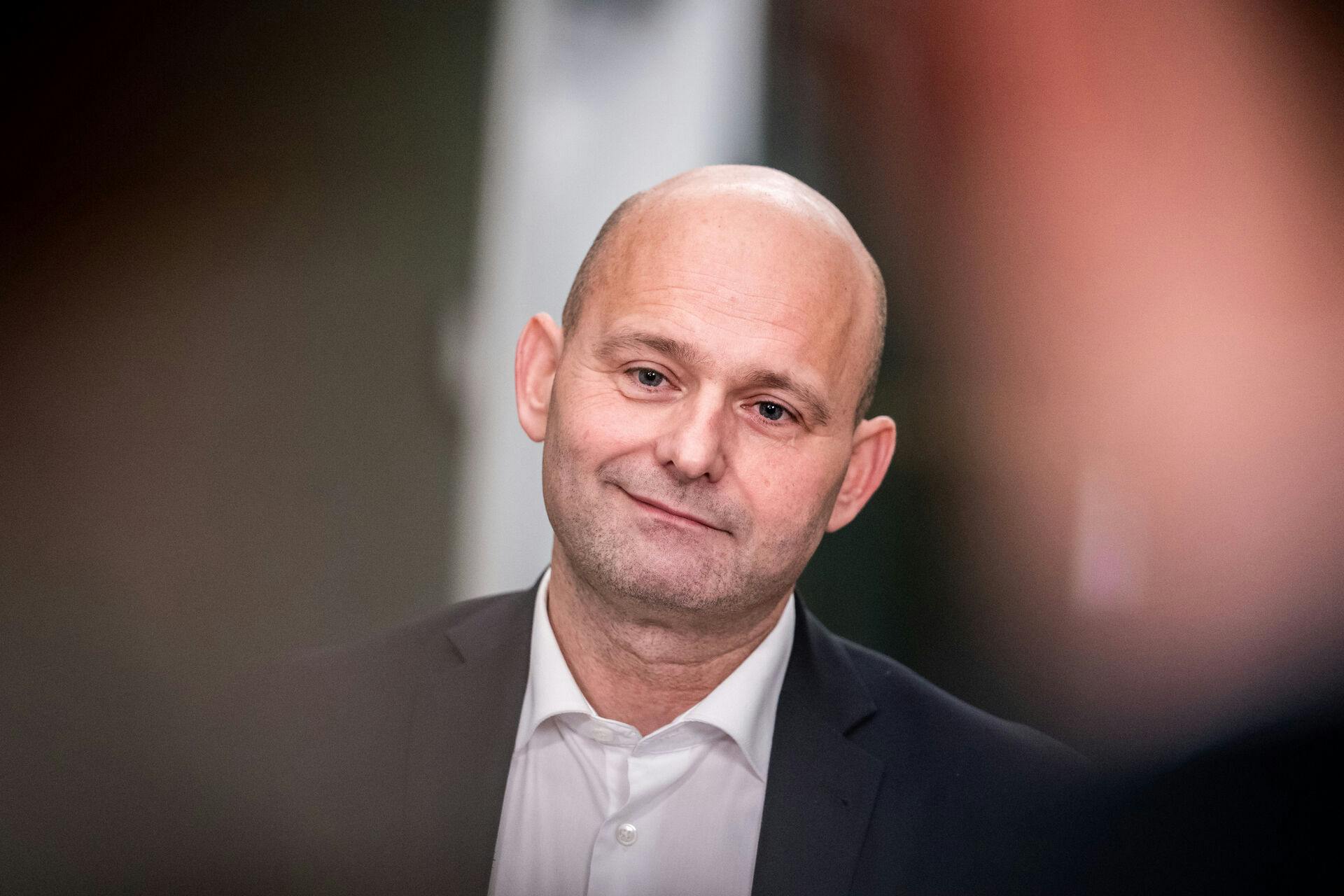 (ARKIV) Konservatives Søren Pape Poulsen efter regeringsforhandlingerne i Statsministeriet på Christiansborg, fredag den 18. november 2022..Formand i De Konservative Søren Pape Poulsen er død i en alder af 52 år efter en hjerneblødning, oplyser partiet i en mail til Ritzau lørdag den 2. marts 2024. . (Foto: Ida Marie Odgaard/Ritzau Scanpix)