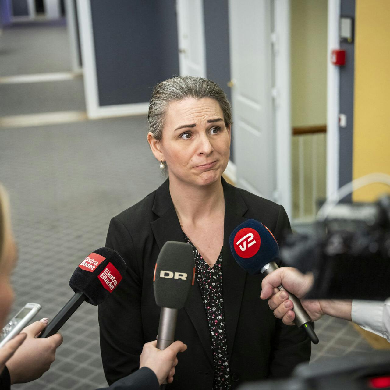 Mette Abildgaard (K) møder søndag pressen efter en mindehøjtidelighed for De Konservatives partiformand Søren Pape Poulsen på Christiansborg.